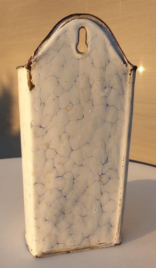 Pot washbasin wall mounted sheet metal enamelled