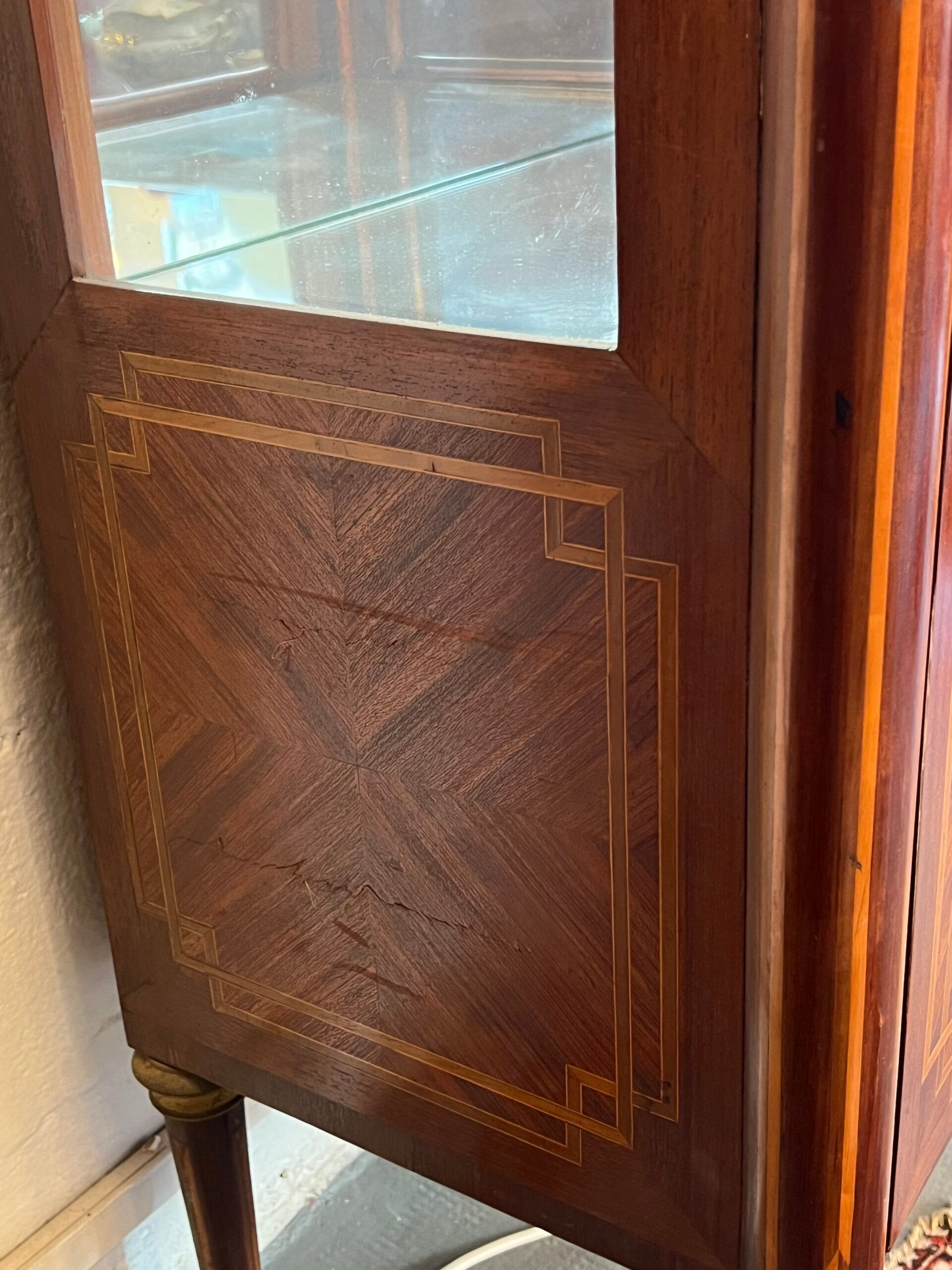 Louis XVI style display case in veneer marquetry, late 19th century