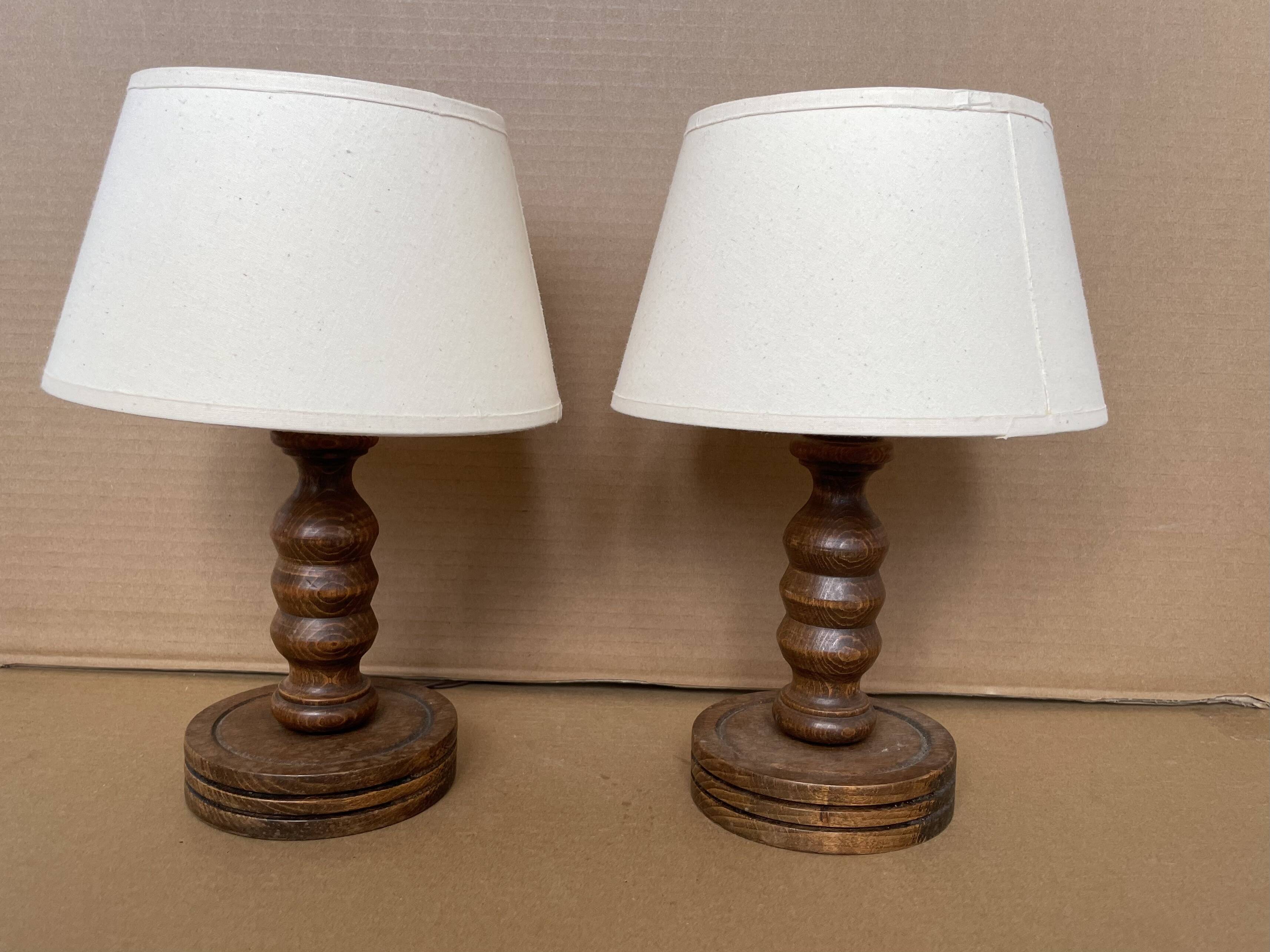 Lot de 2 lampes en bois anciennes