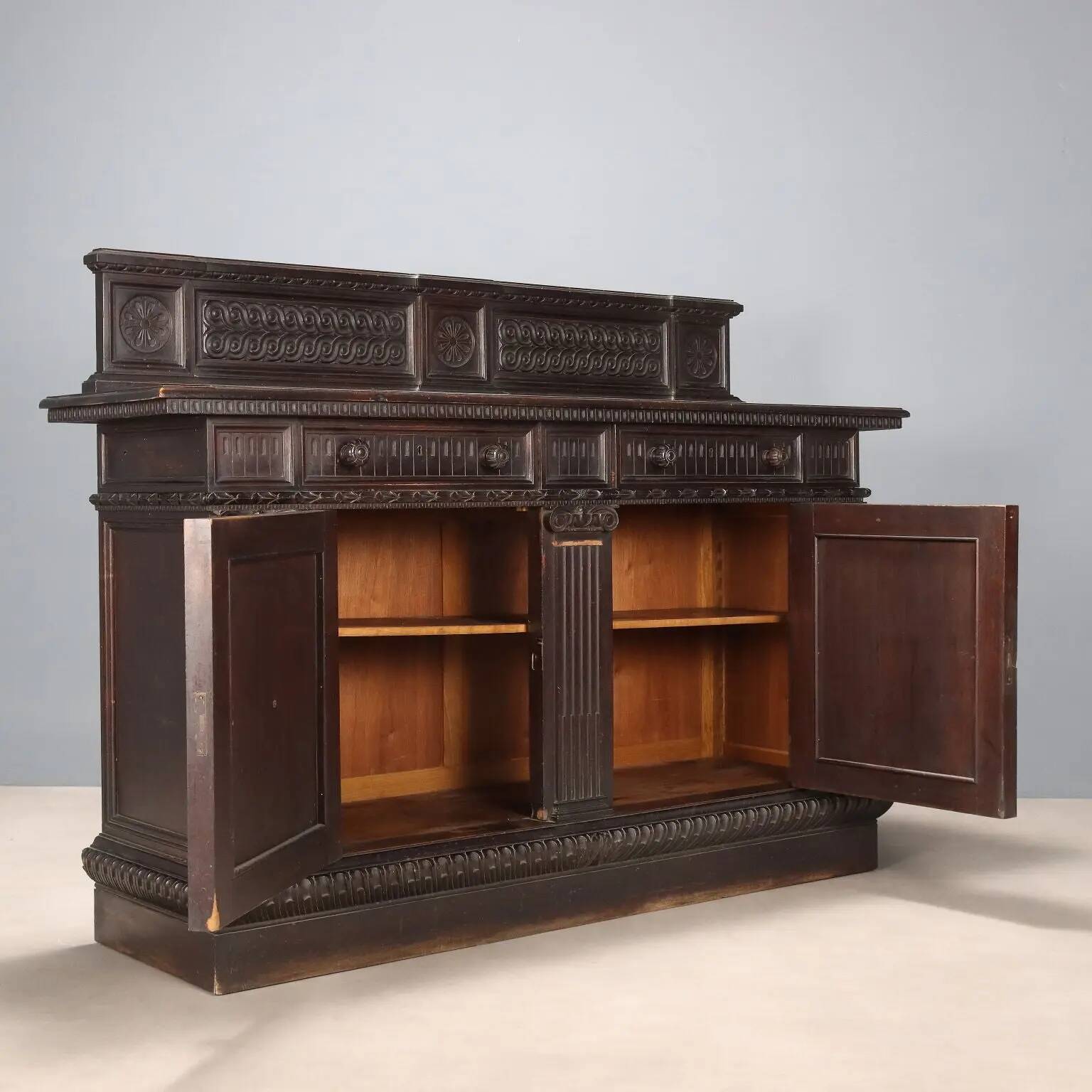 Buffet ancien style néo-Renaissance en hêtre, XIXe siècle