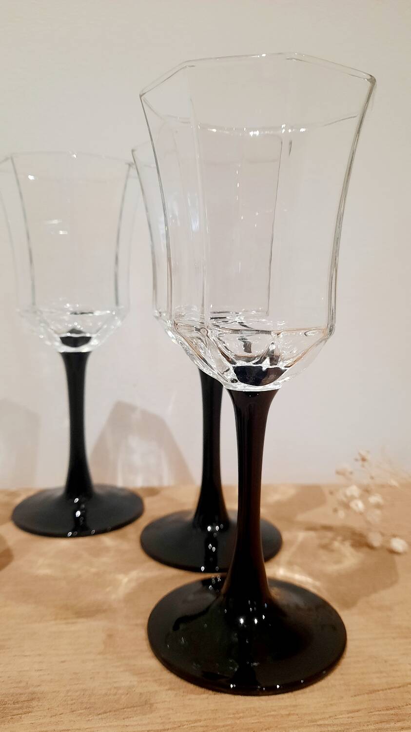 Black Luminarc stemmed glass