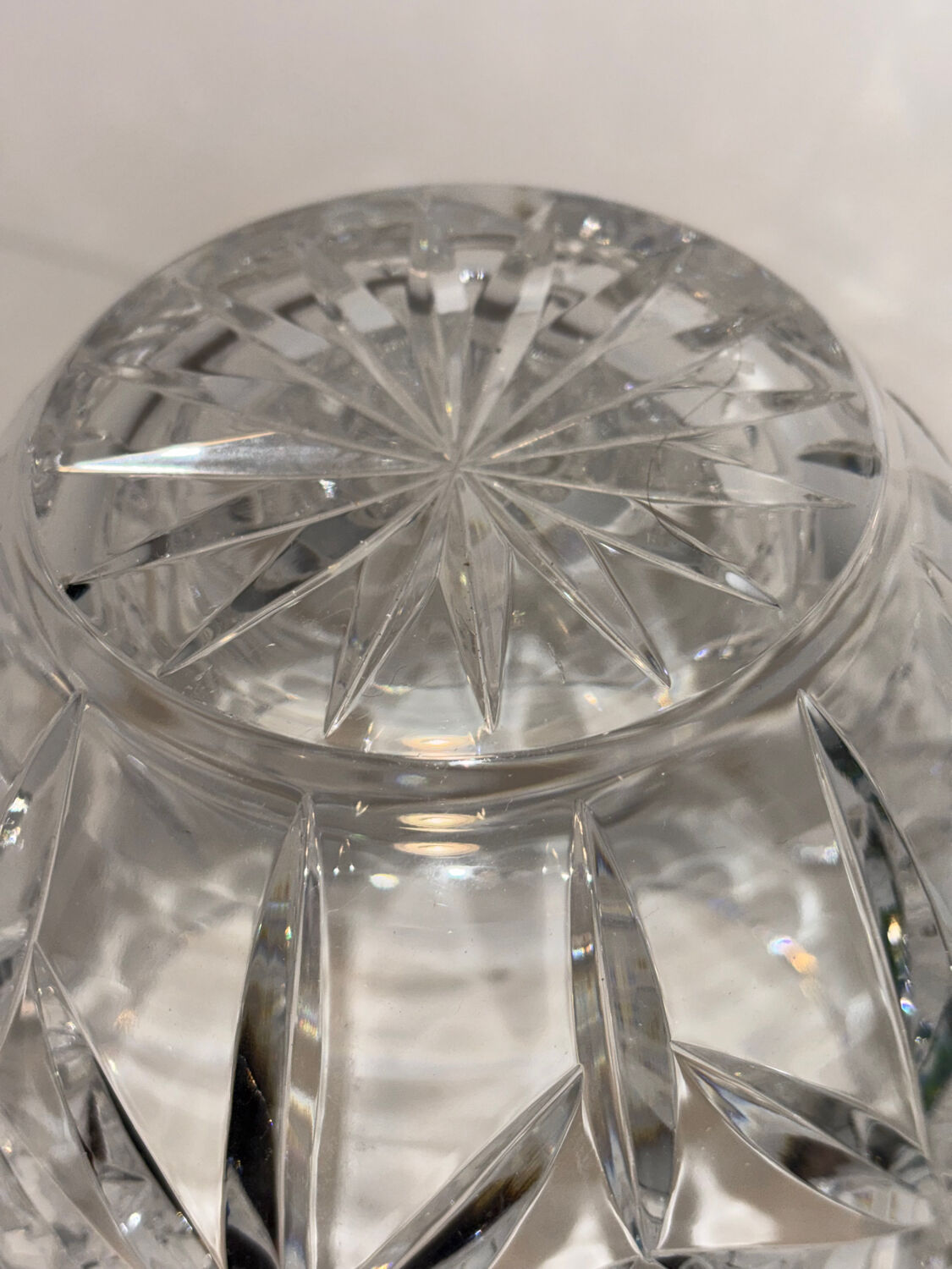 Bonbonnière en cristal ciselé