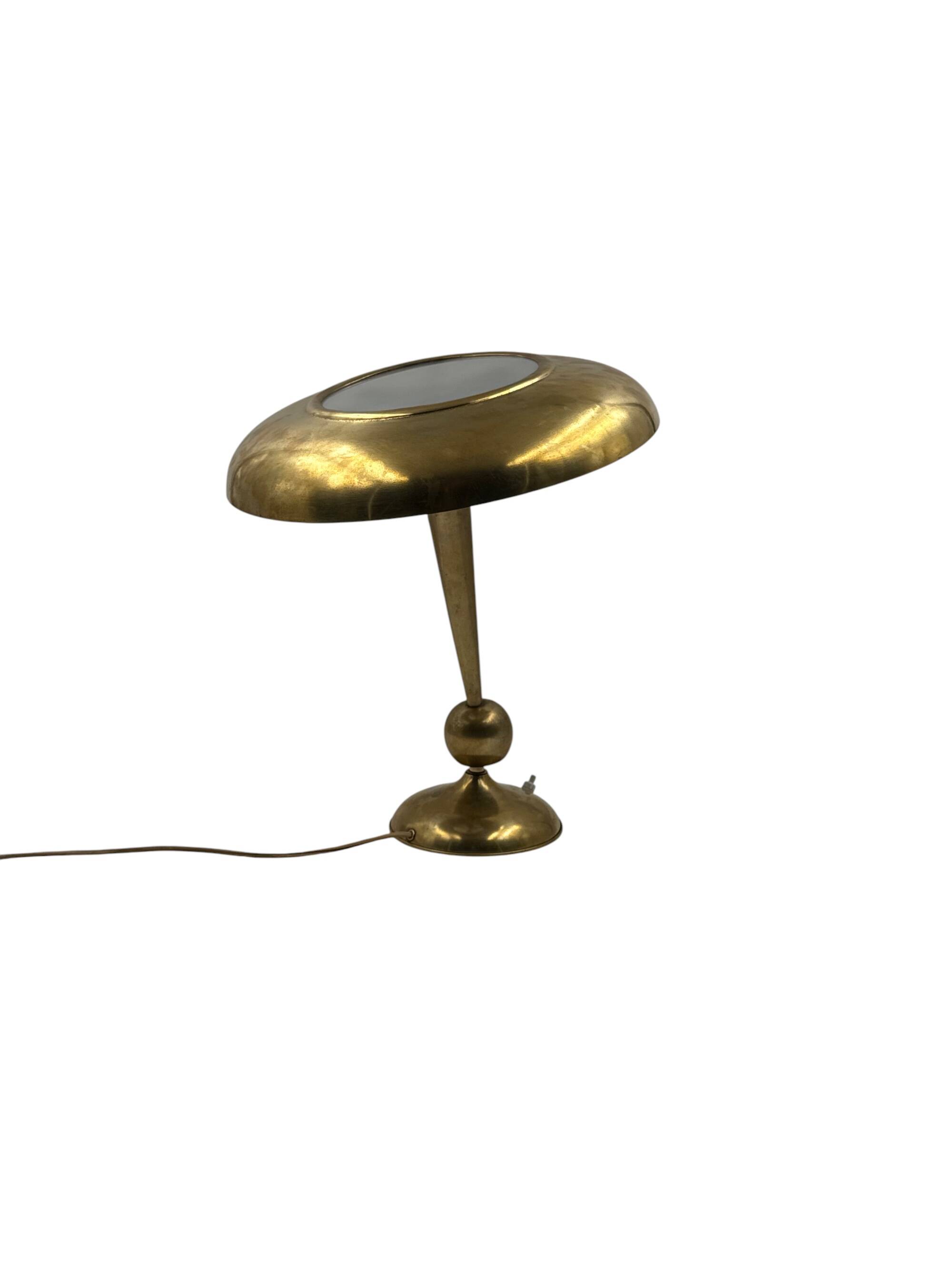 Oscar Torlasco, mod. 143 brass table / desk lamp, Prod. Lumi, Italy 1950s