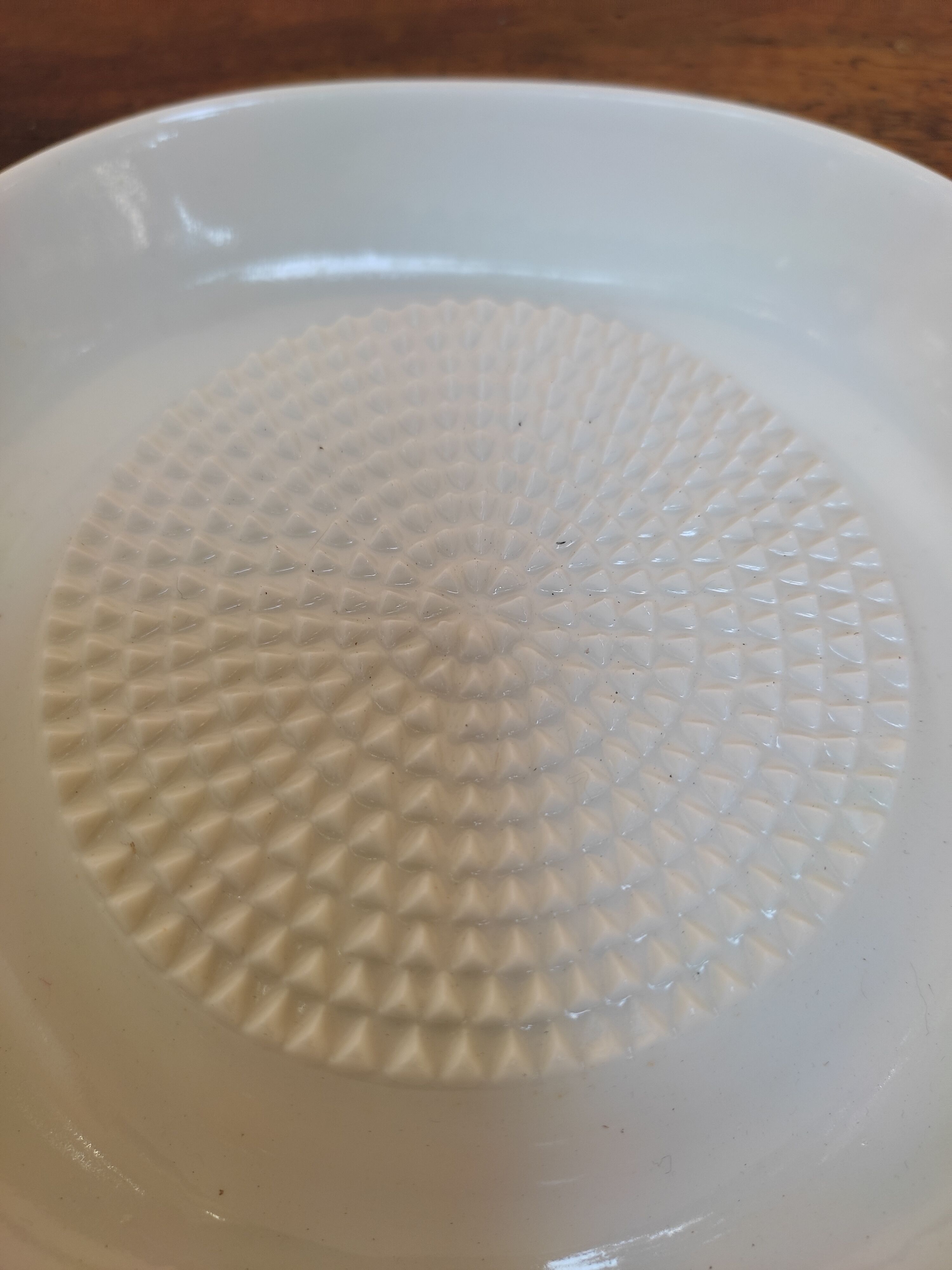 Porcelain garlic scraper