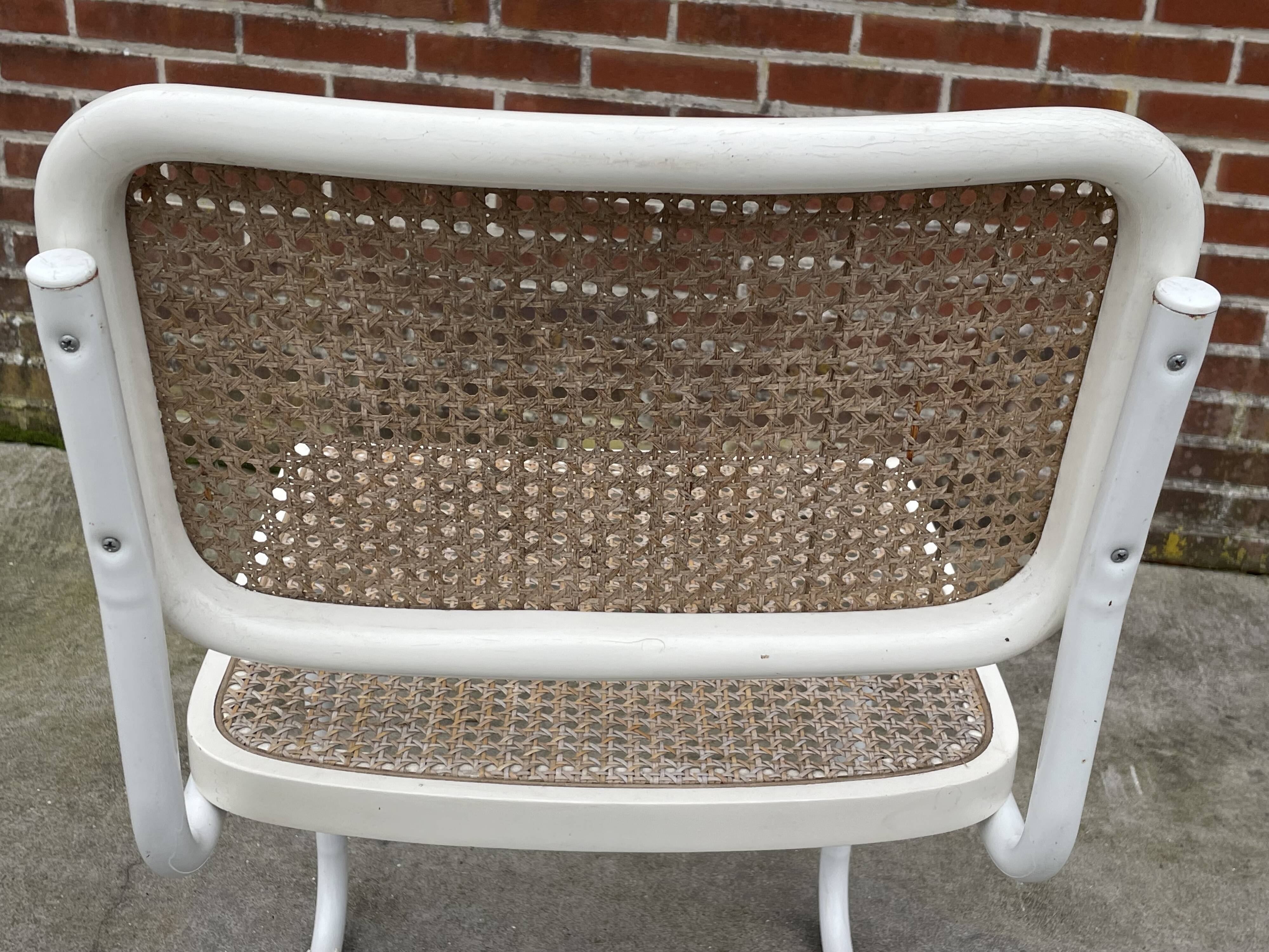 Set of 4 Cesca b32 model chairs in white by Marcel Breuer