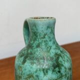 Minimalist ceramic vase carafe from the East German studio GDR by Kerstin and Ralf Unterstab for Kunsttöpferei Unterstab KTU, 1960s.