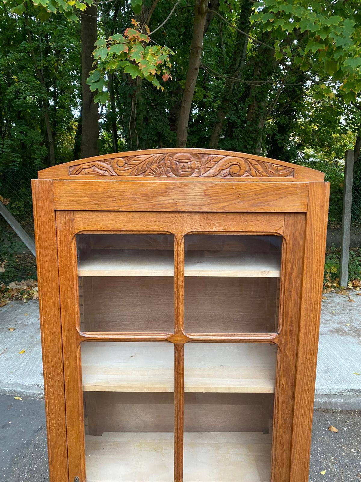 1960s Parisian Art Deco display case in solid oak