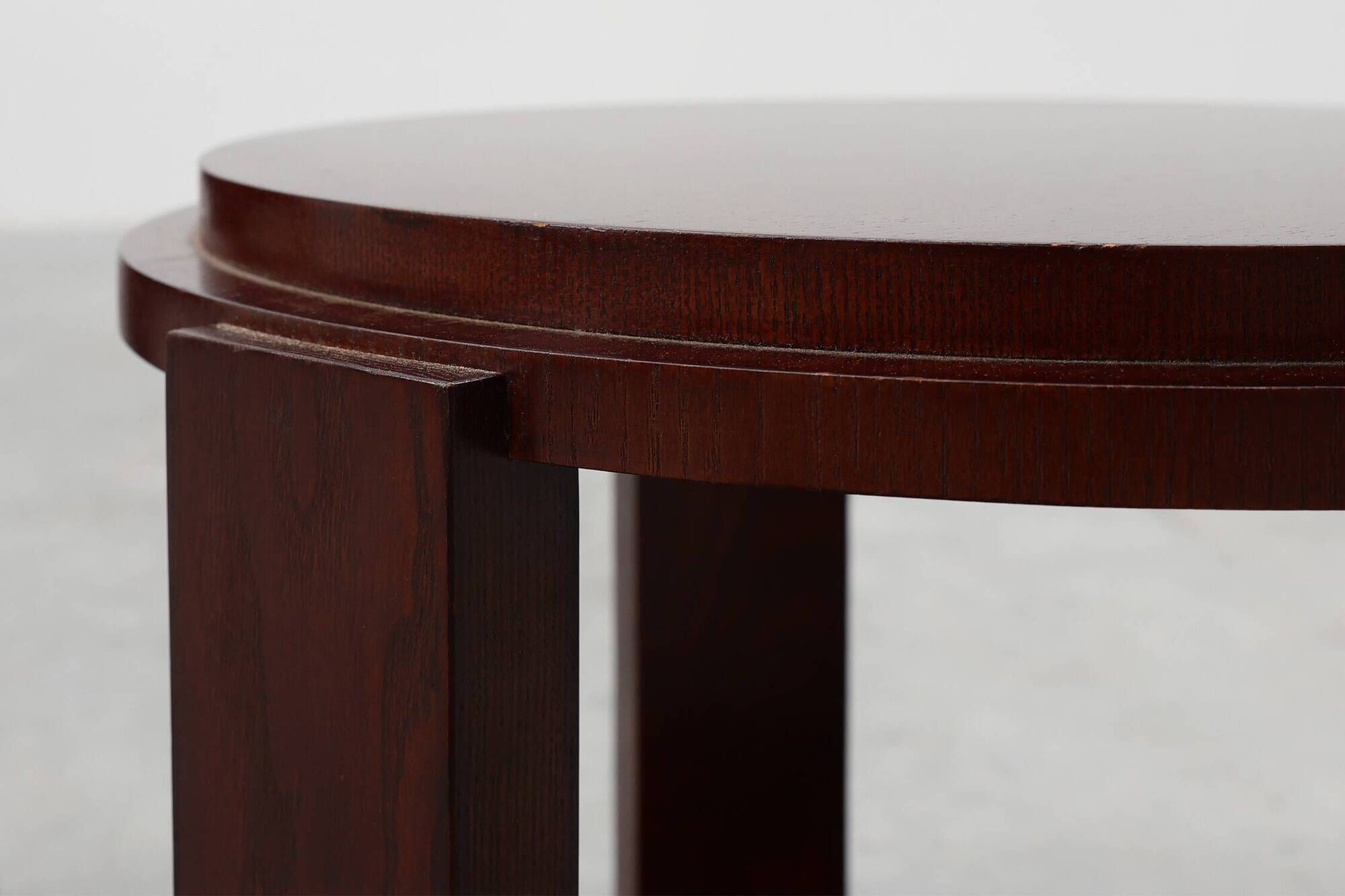Pair of 2 round side tables in wood with metal, Belgium ca. 1980