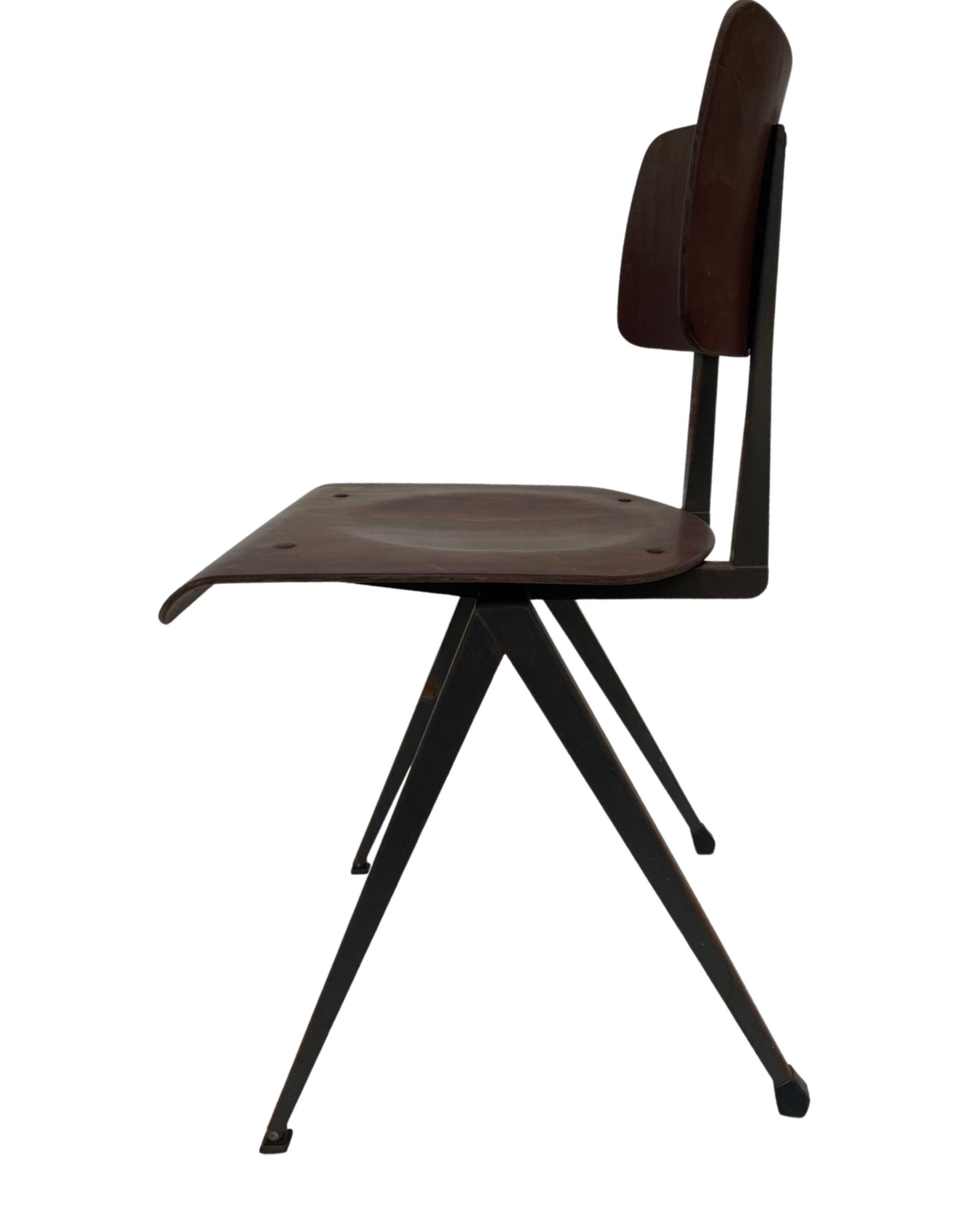Chaise industrielle Galvanitas S16 Pagholz Pays-Bas 60's