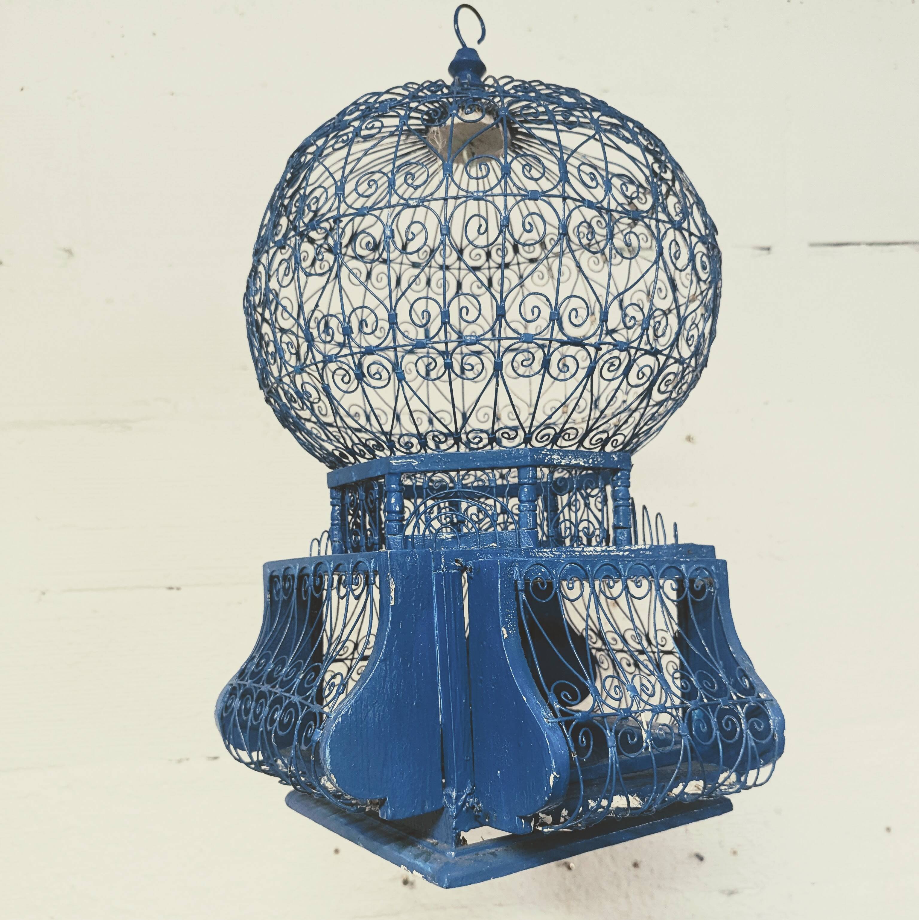 Decorative bird cage