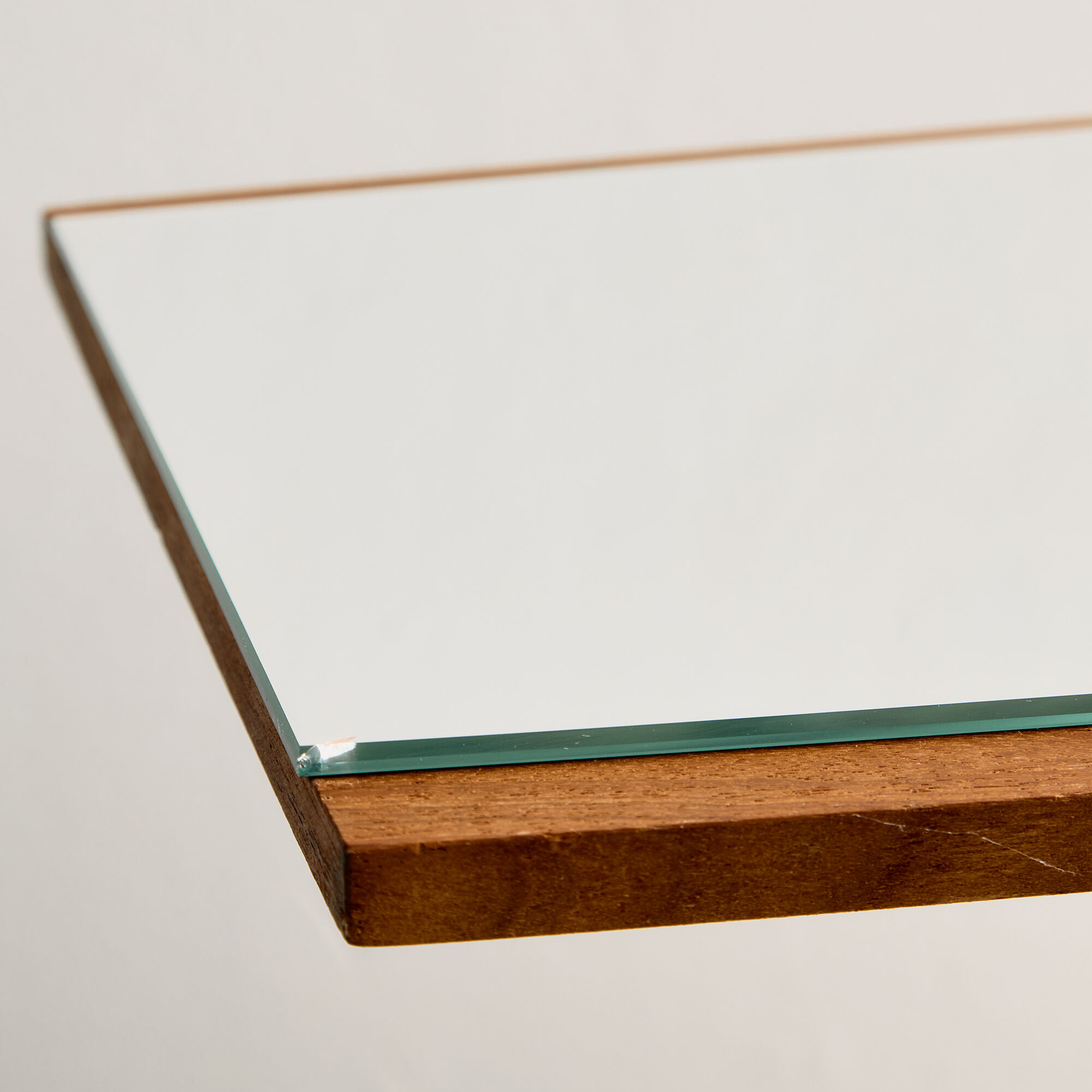 Miroir encadré en teck