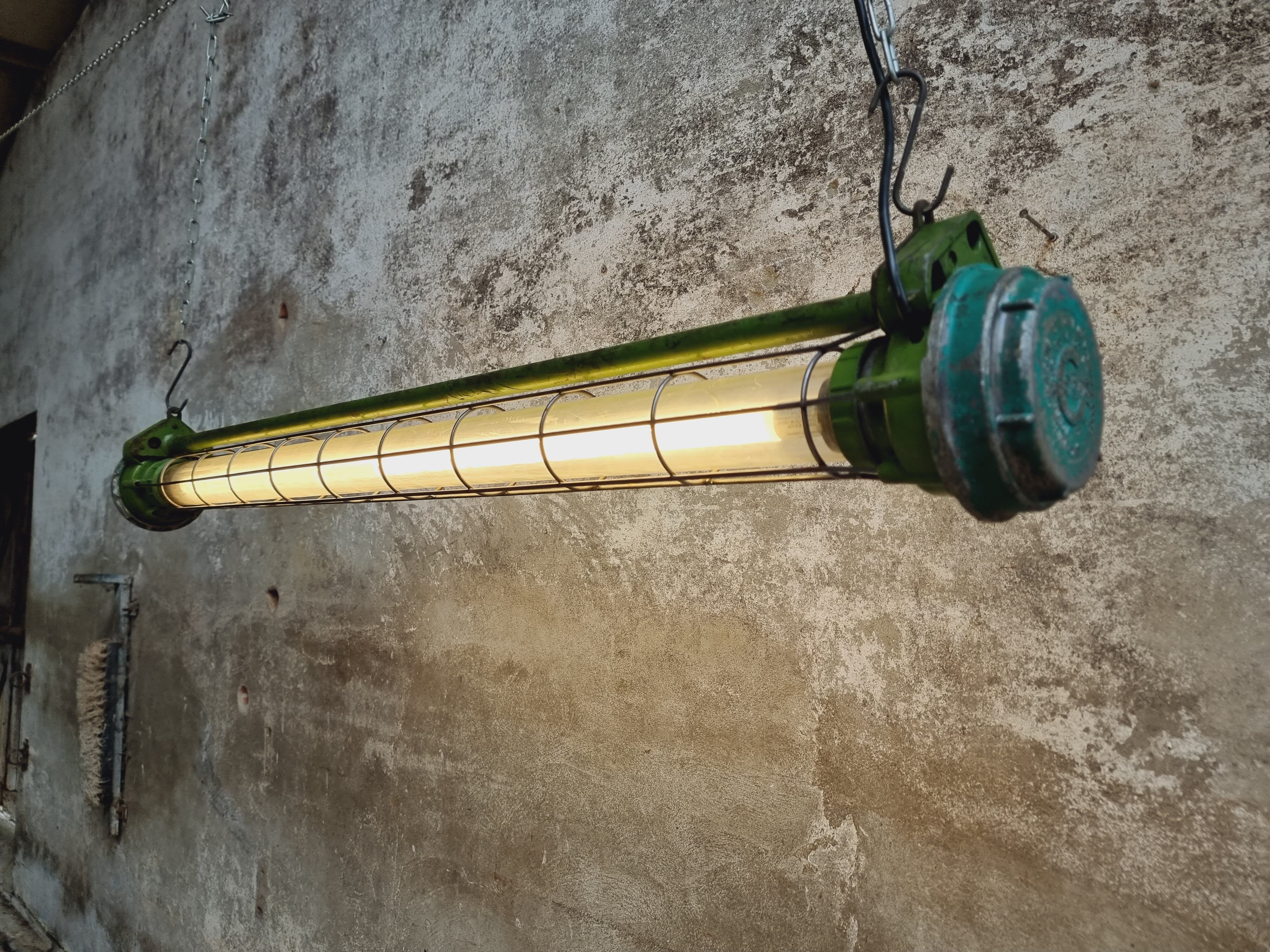 Lampe minière 147 cm de long