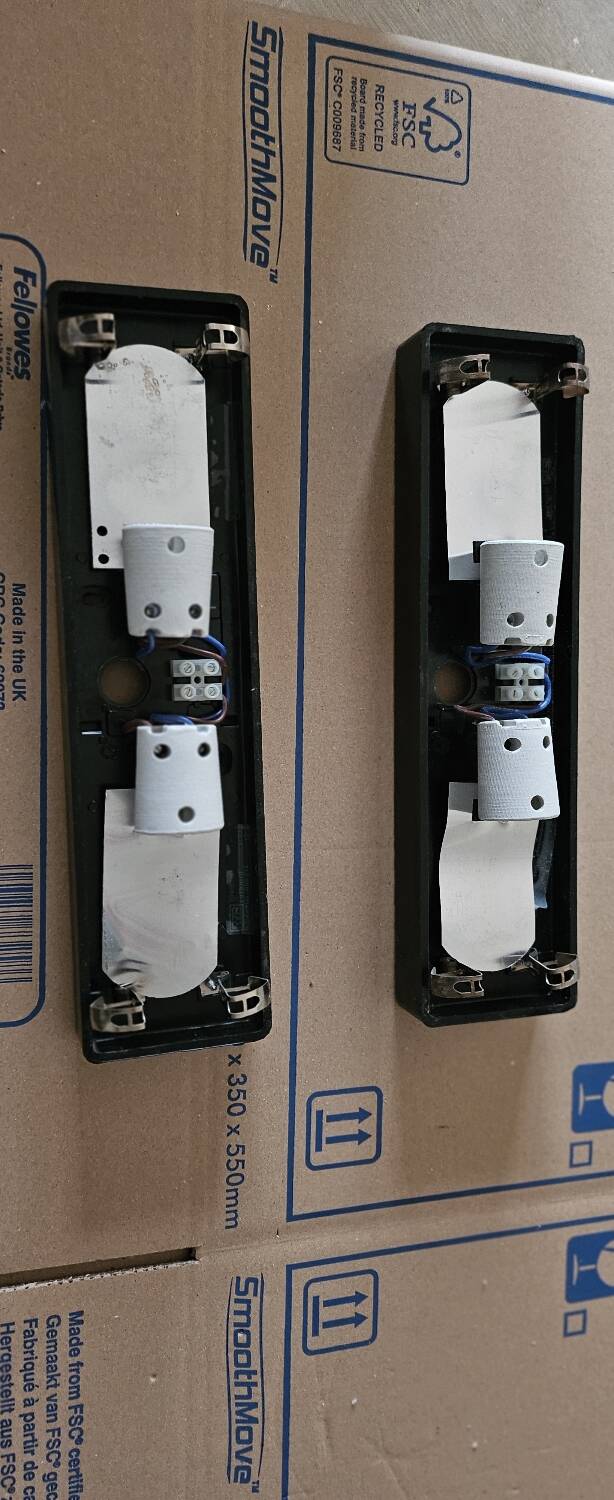 Set of 2 wall sconces