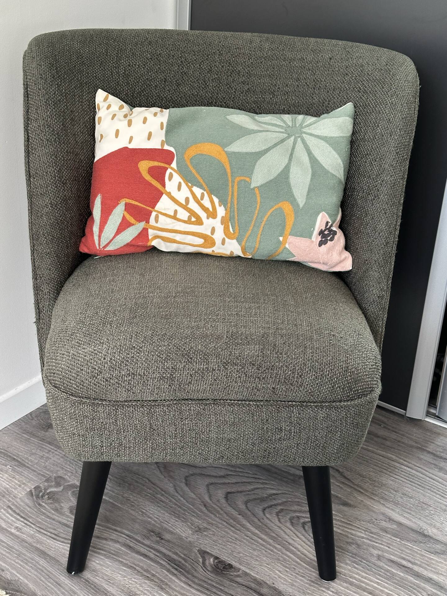 Compact armchair in green/grey chenille fabric