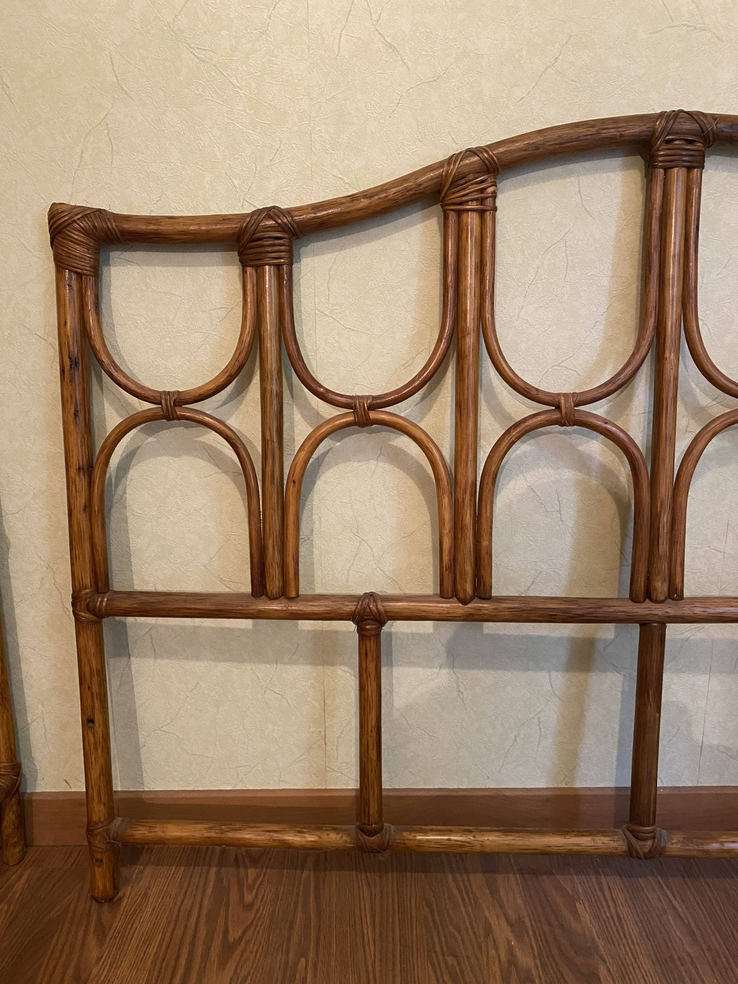 Rattan headboard, vintage 70s.