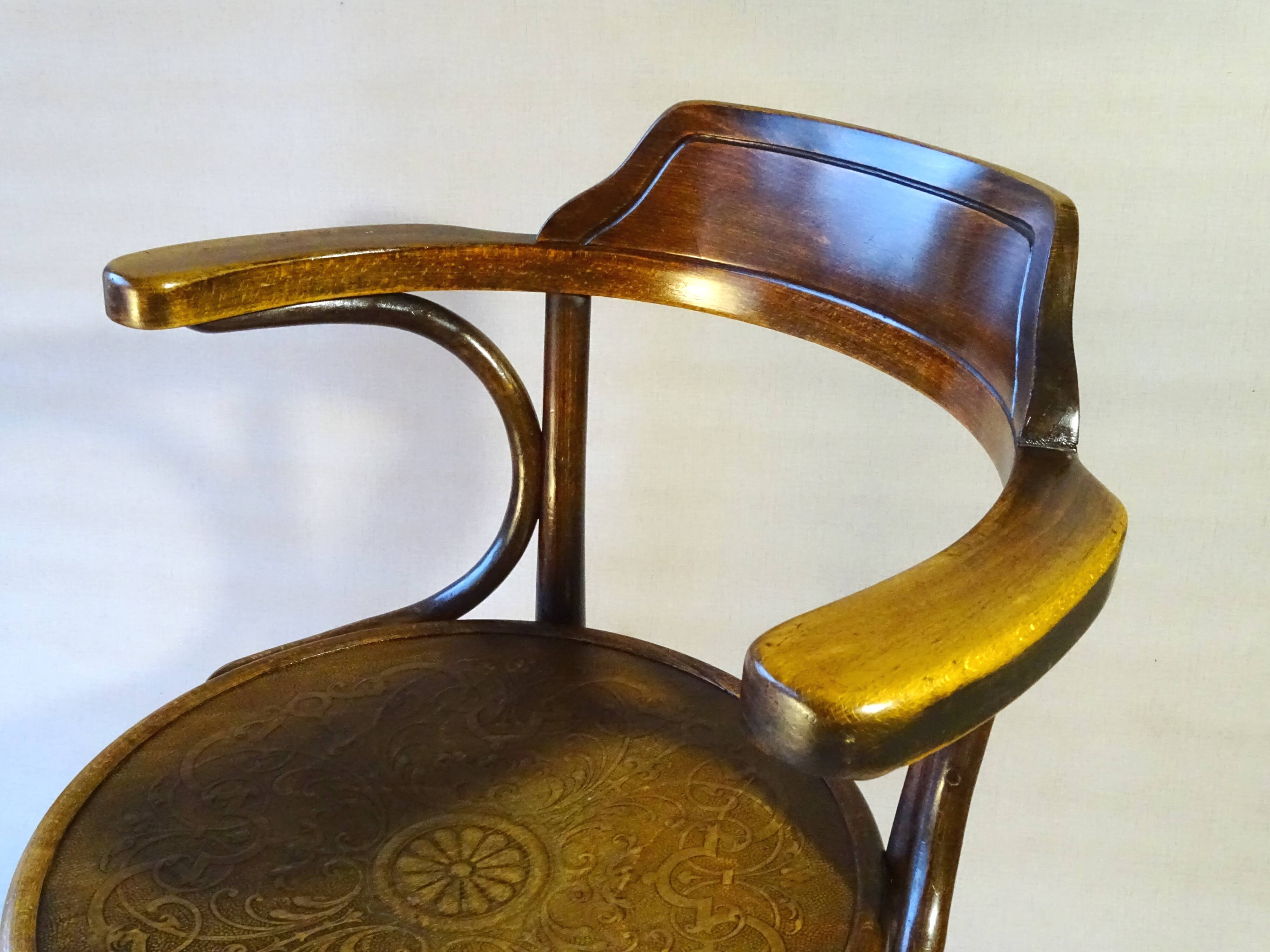 Thonet office armchair N°3 wooden seat, circa 1900