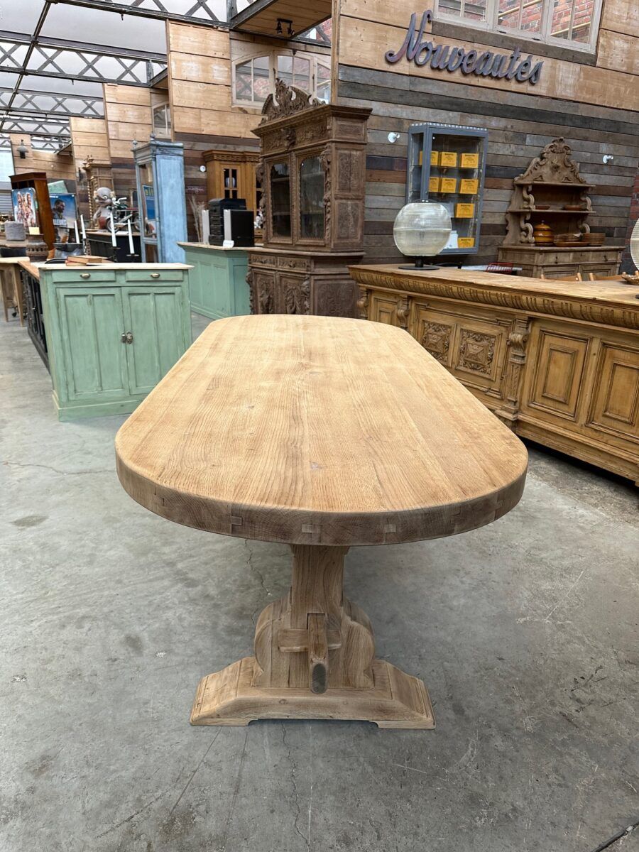 Monastery-style table in solid oak.