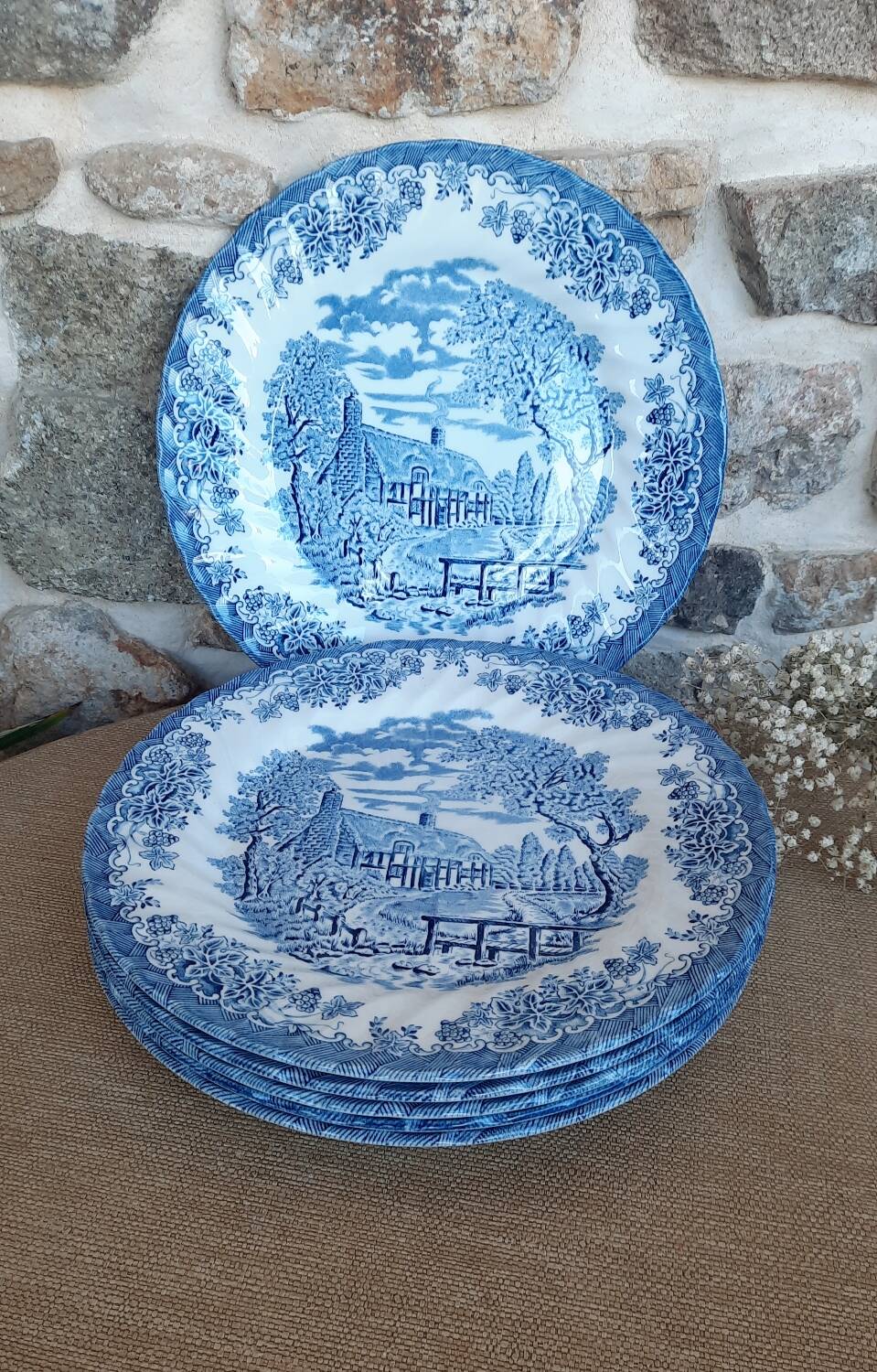 Churchill dinner plate