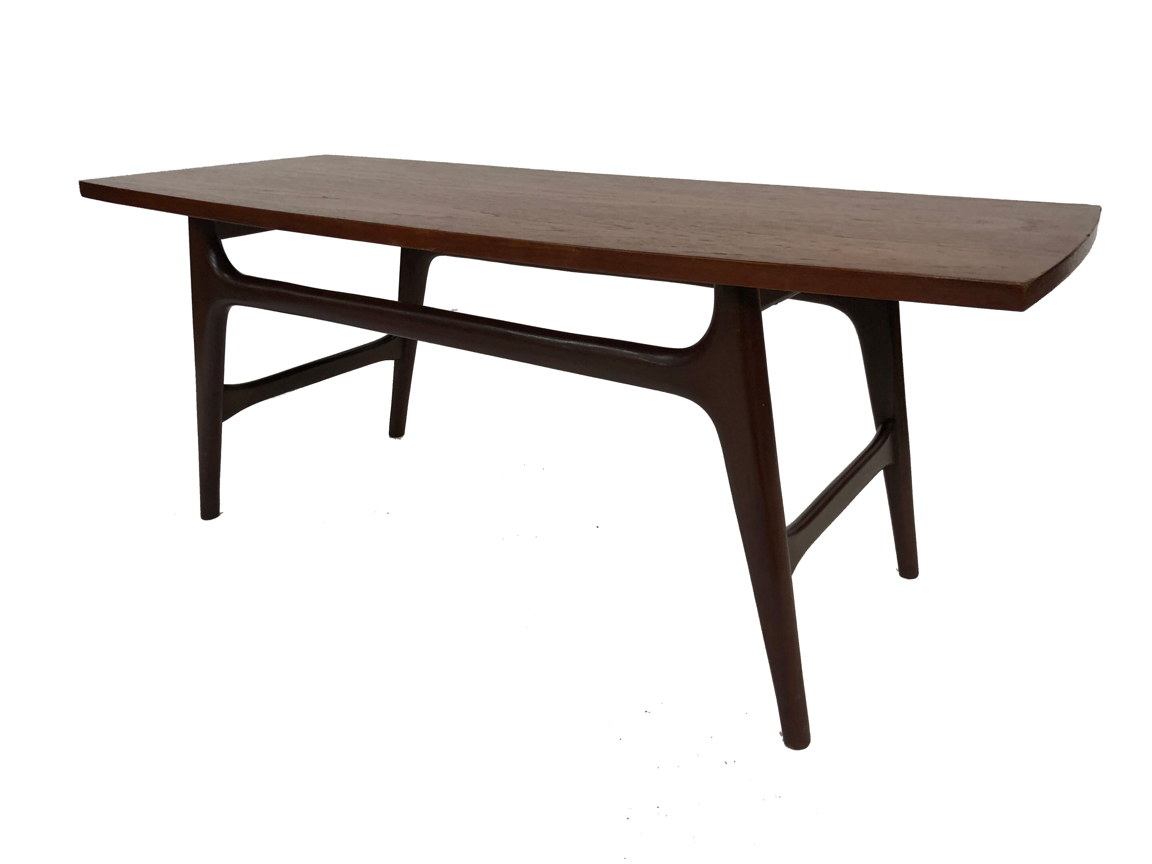 Coffee table Louis van Teeffelen Webe model 21
