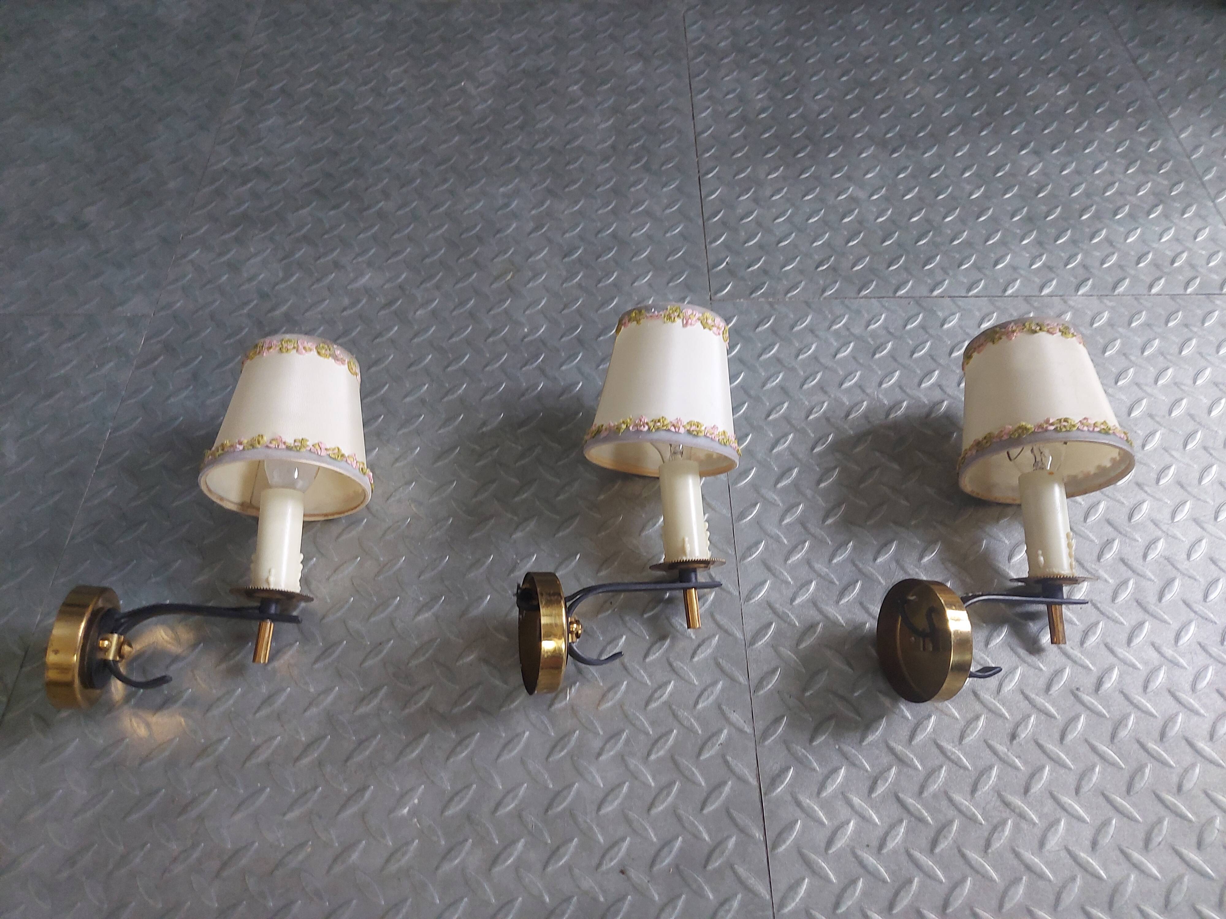 3 brass sconces with lampshade, 50