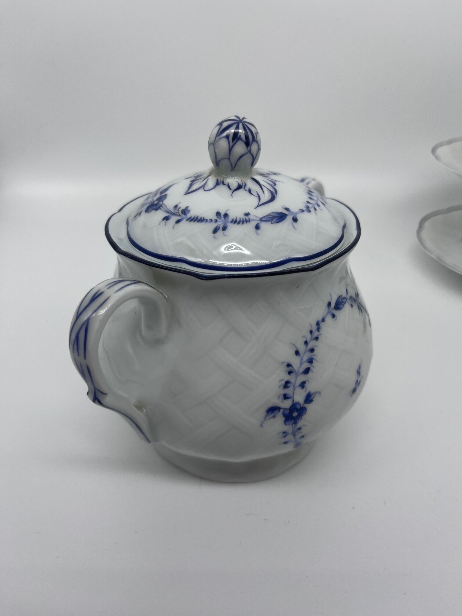 4 cups and under cups, sugar maker Bernardaud Limoges
