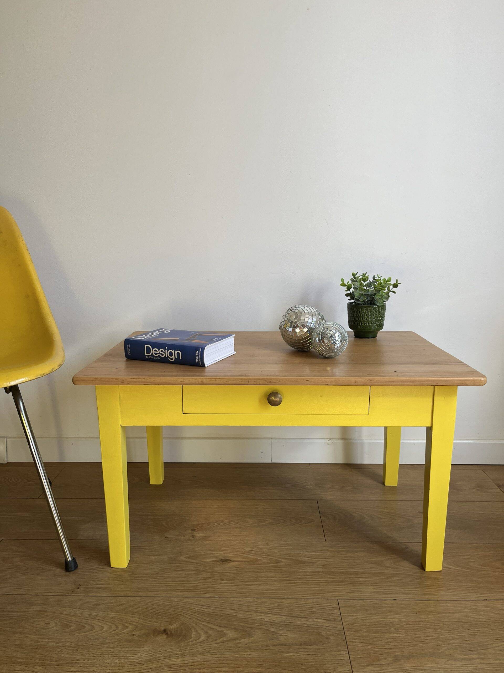 Wooden coffee table relooked in yellow