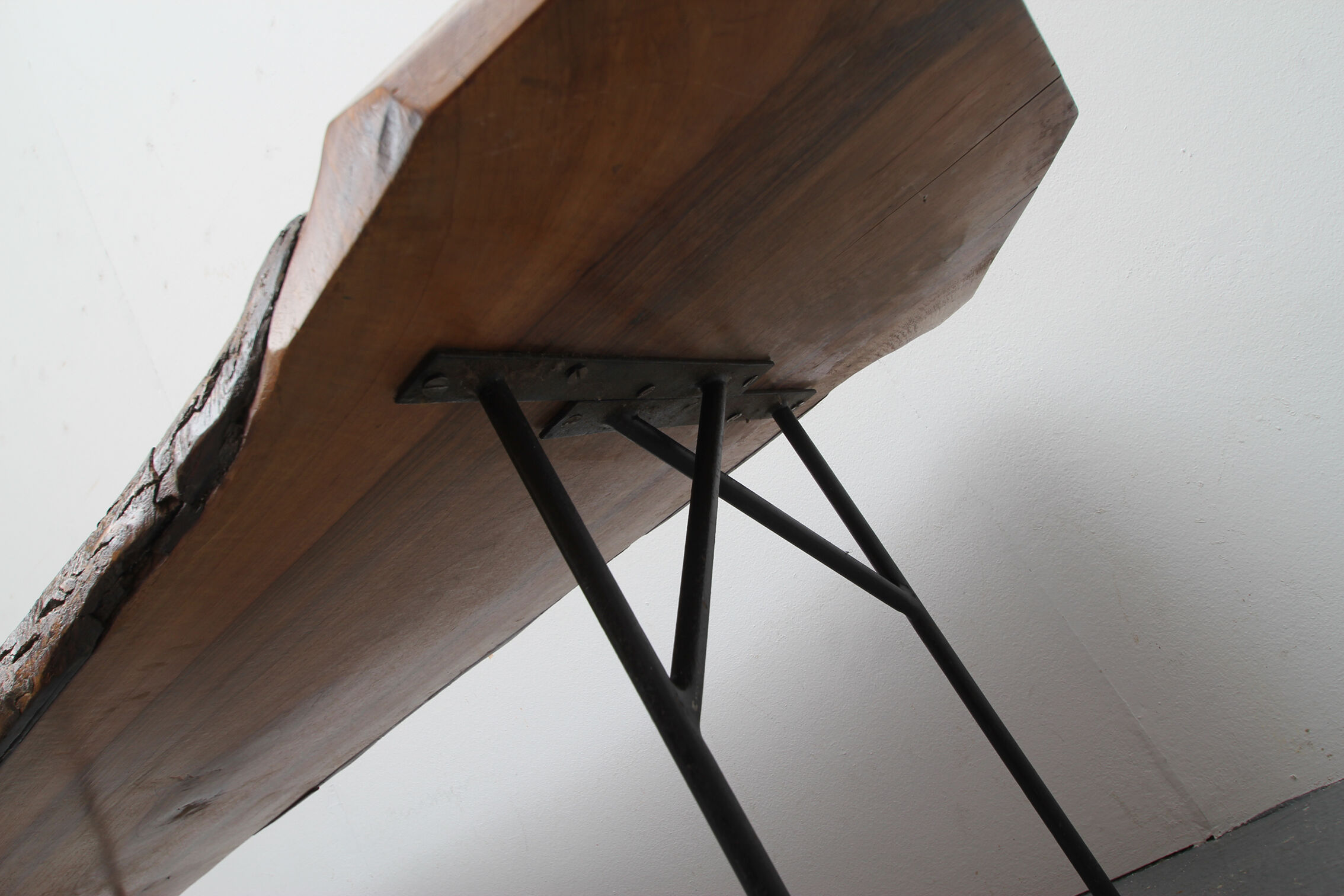 Coffee table in walnut