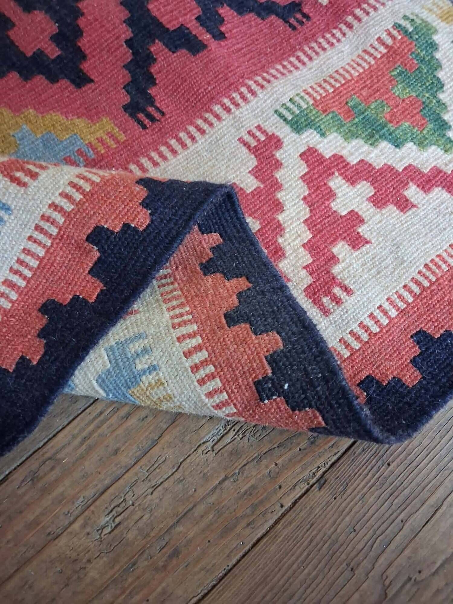 Handmade Persian Qashqai rug 180x135cm