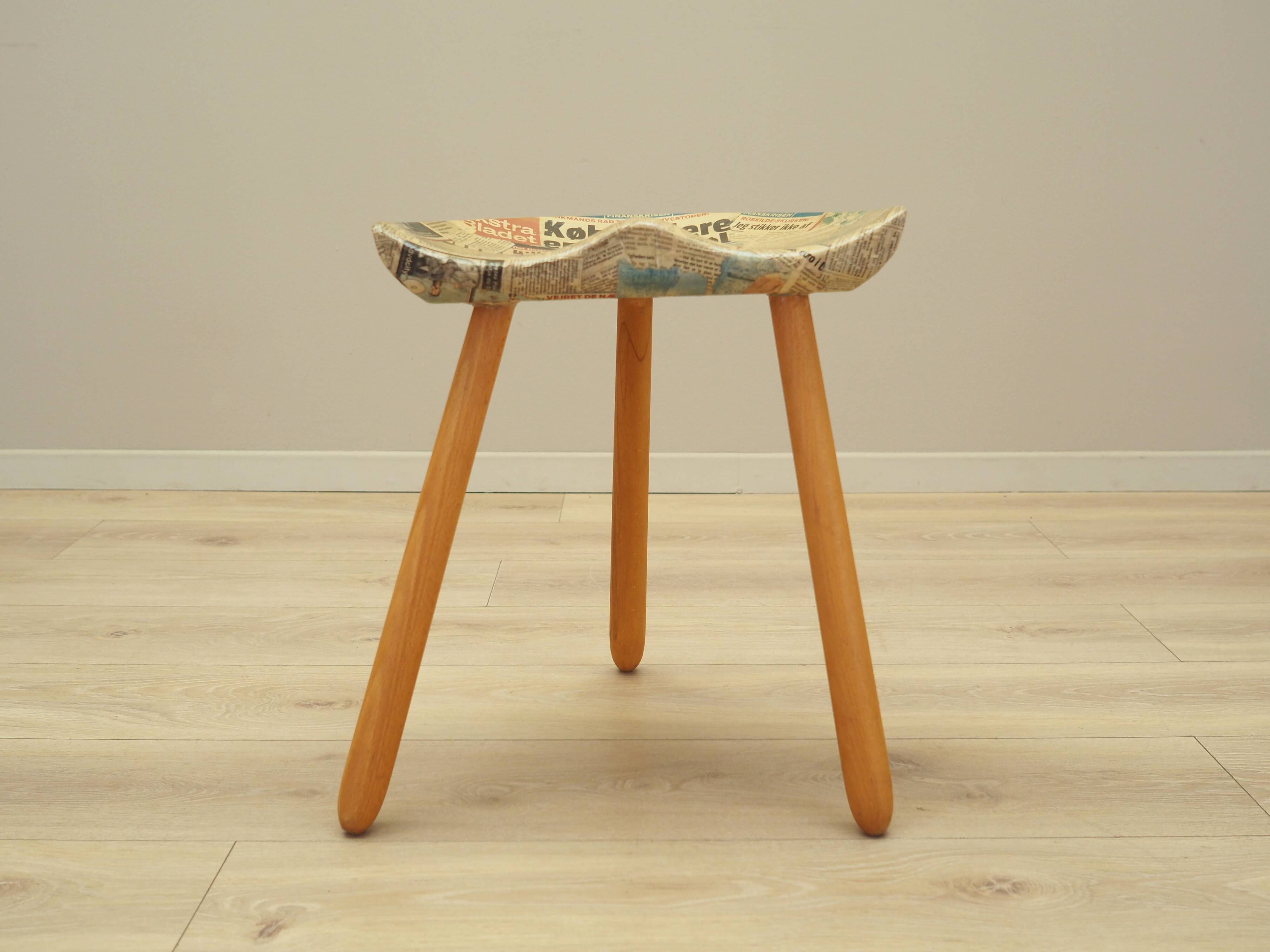 Tripod stool, Danish design, 1950s, designer: Arne Hovmand-Olsen