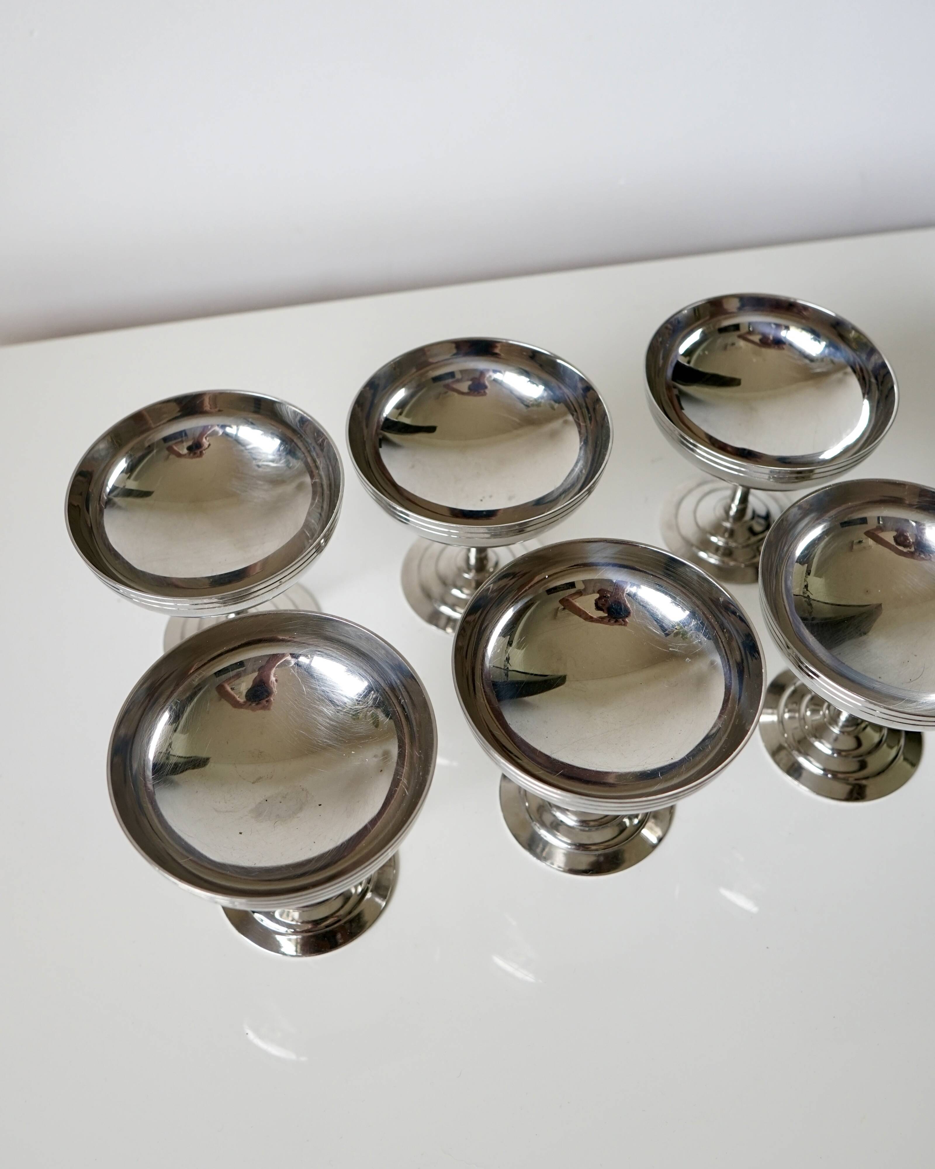 Set of 6 stainless steel ice cream and sorbet bowls on a stand - Remy Letang