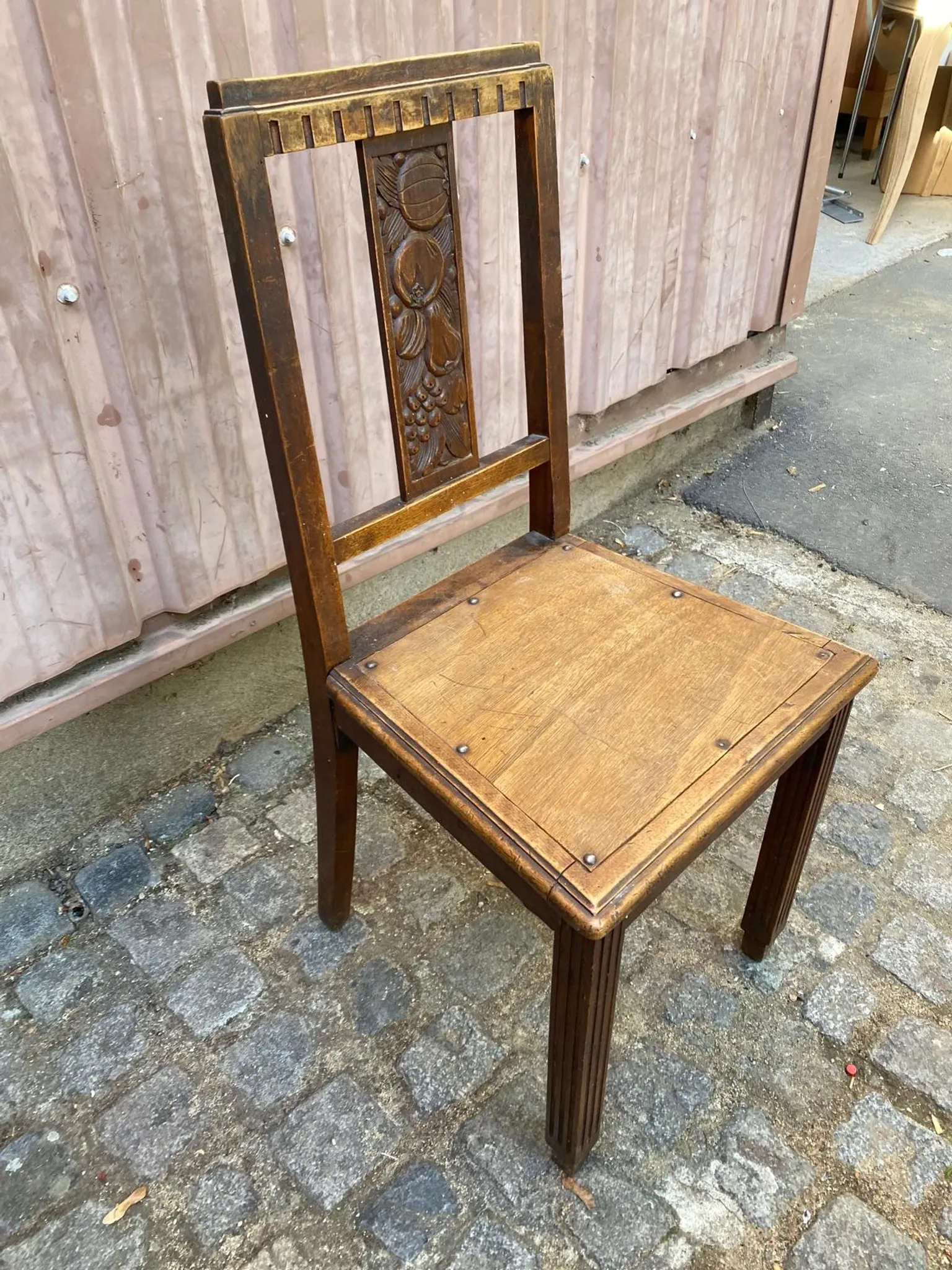 Vintage Art Deco chair in carved oak from the 1930s.