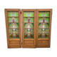 Série de trois portes avec vitraux
