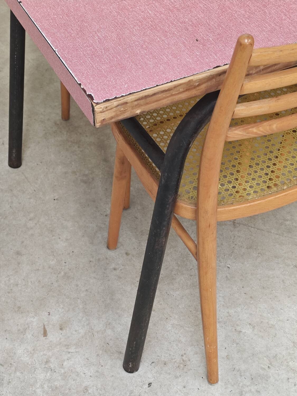 Large canteen table in pink formica and metal.