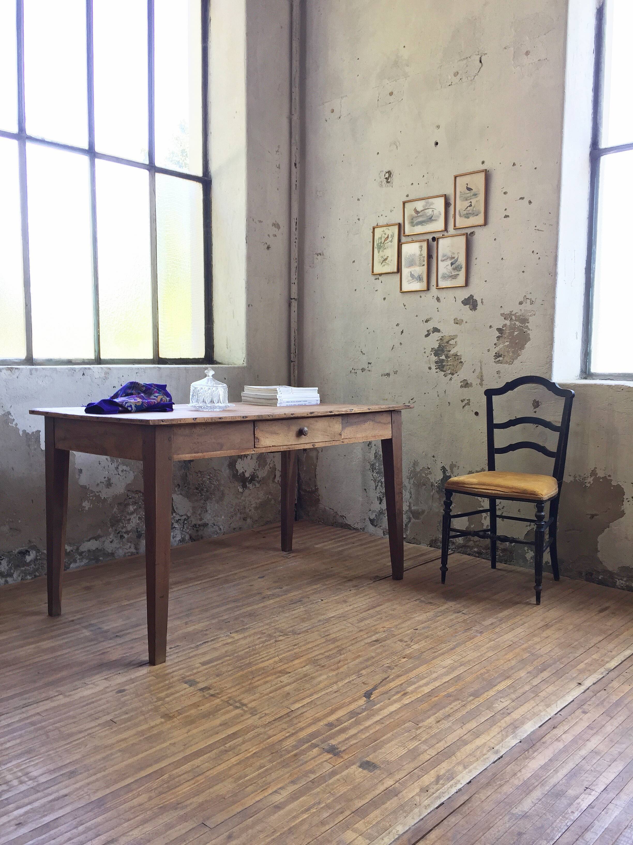 Table de ferme en noyer