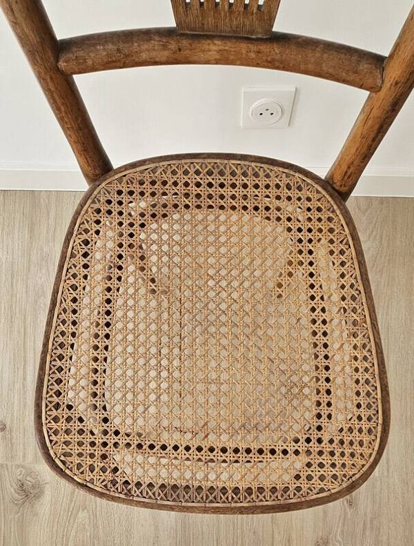 Chaise vintage Thonet bois et cannage n°221.