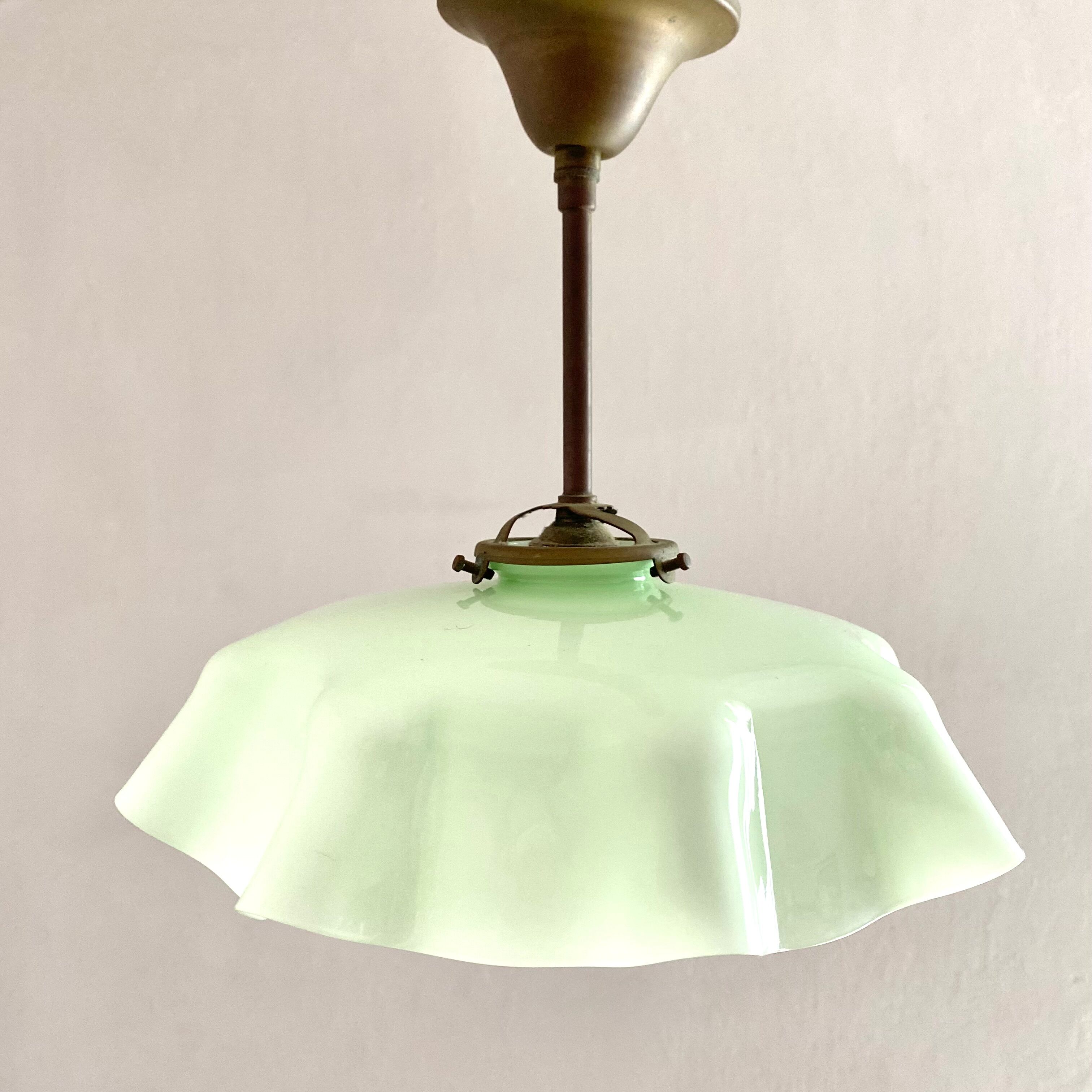 Suspension in opaline and brass of the 40s