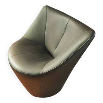 Anda leather armchair by Pierre Paulin