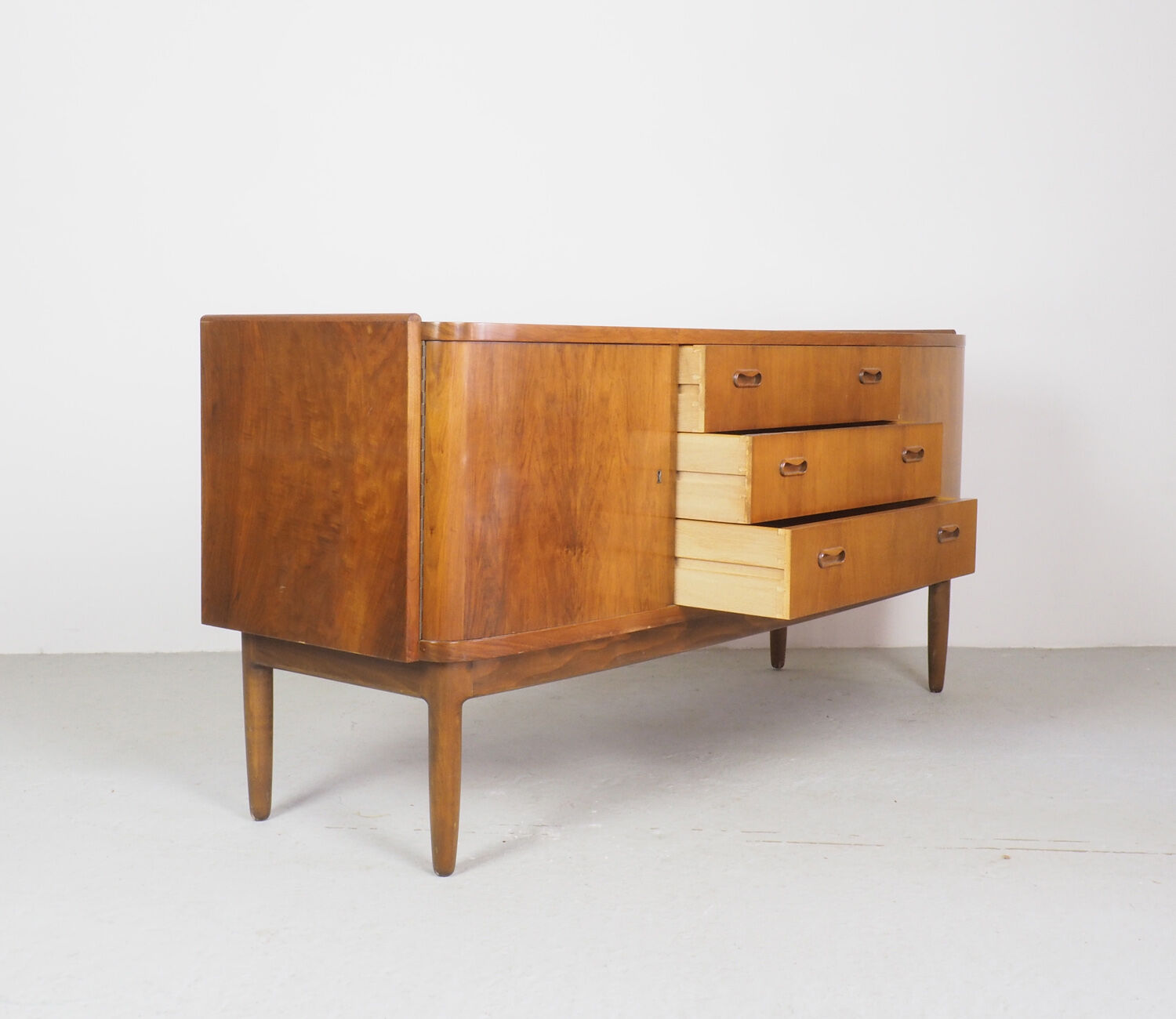 Vintage Danish design sideboard in walnut veneer,1960's