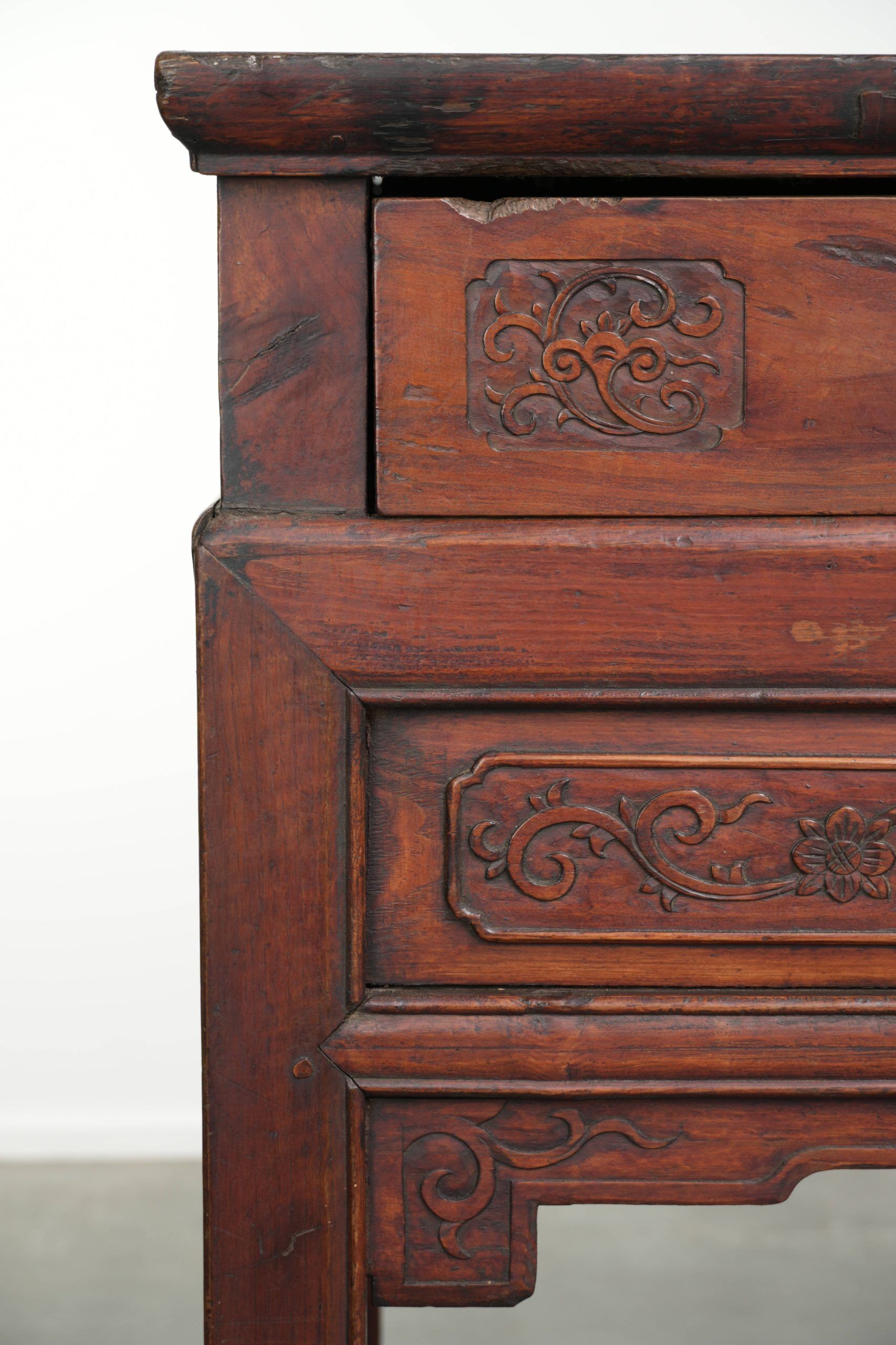 Buffet chinois en bois ancien de la fin du 19e siècle