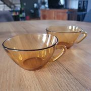 2 tasses à thé en verre ambré  Vereco