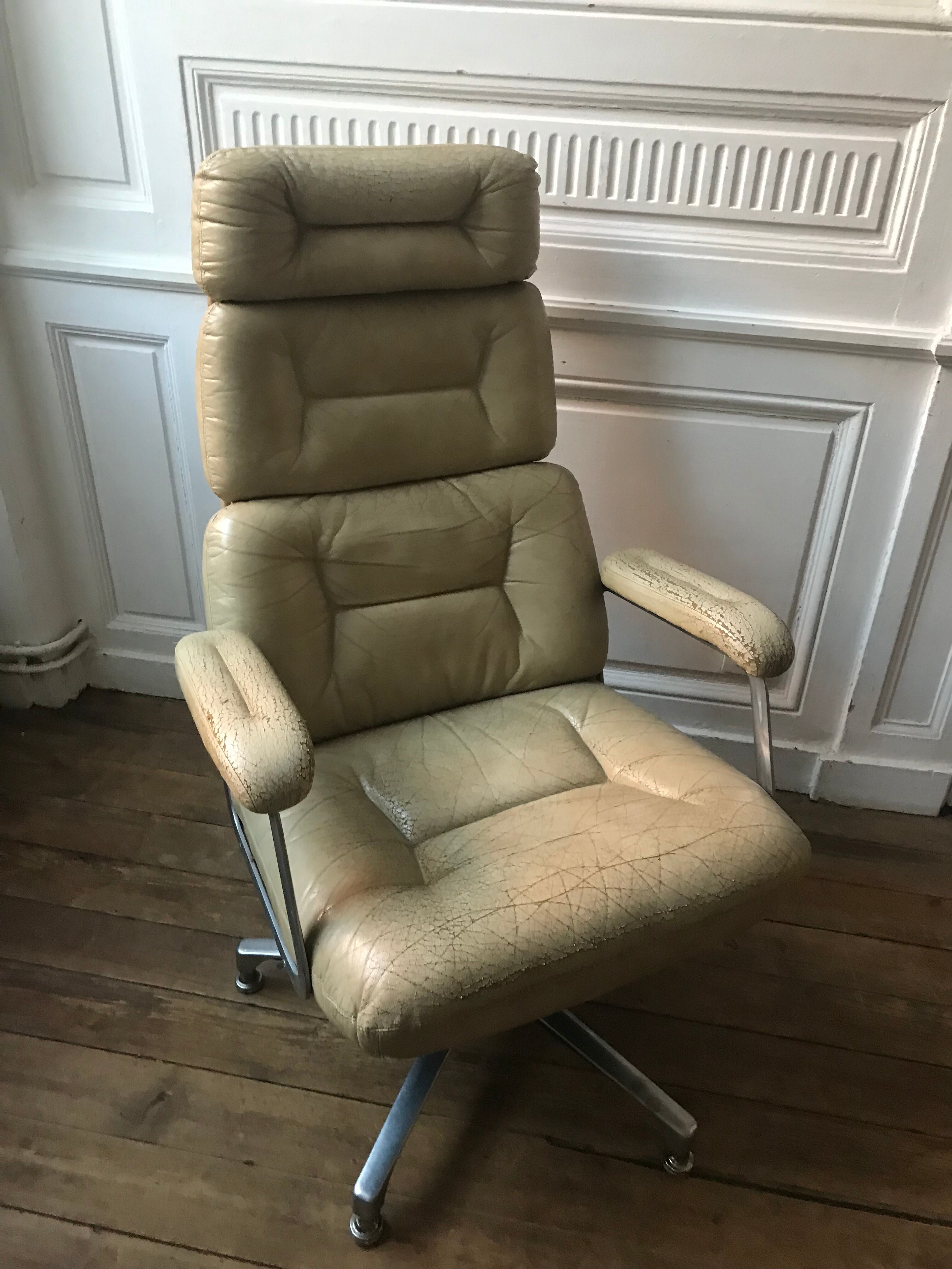 Leather armchair 70's