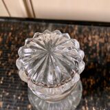 Round carfe in chiseled glass