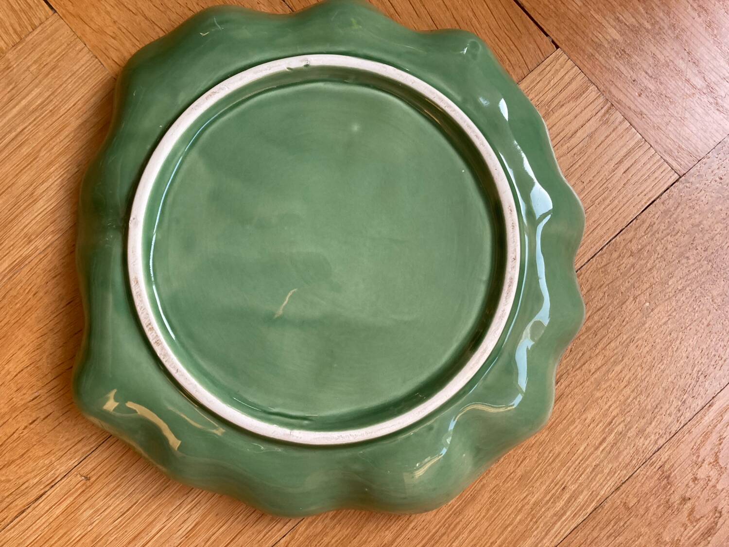 Cabbage leaf dessert plates