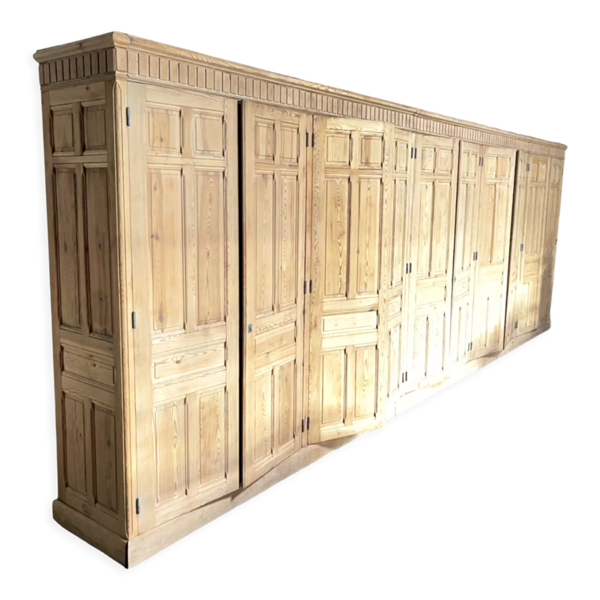 Ensemble placard 7m officine bois massif 10 portes 1950