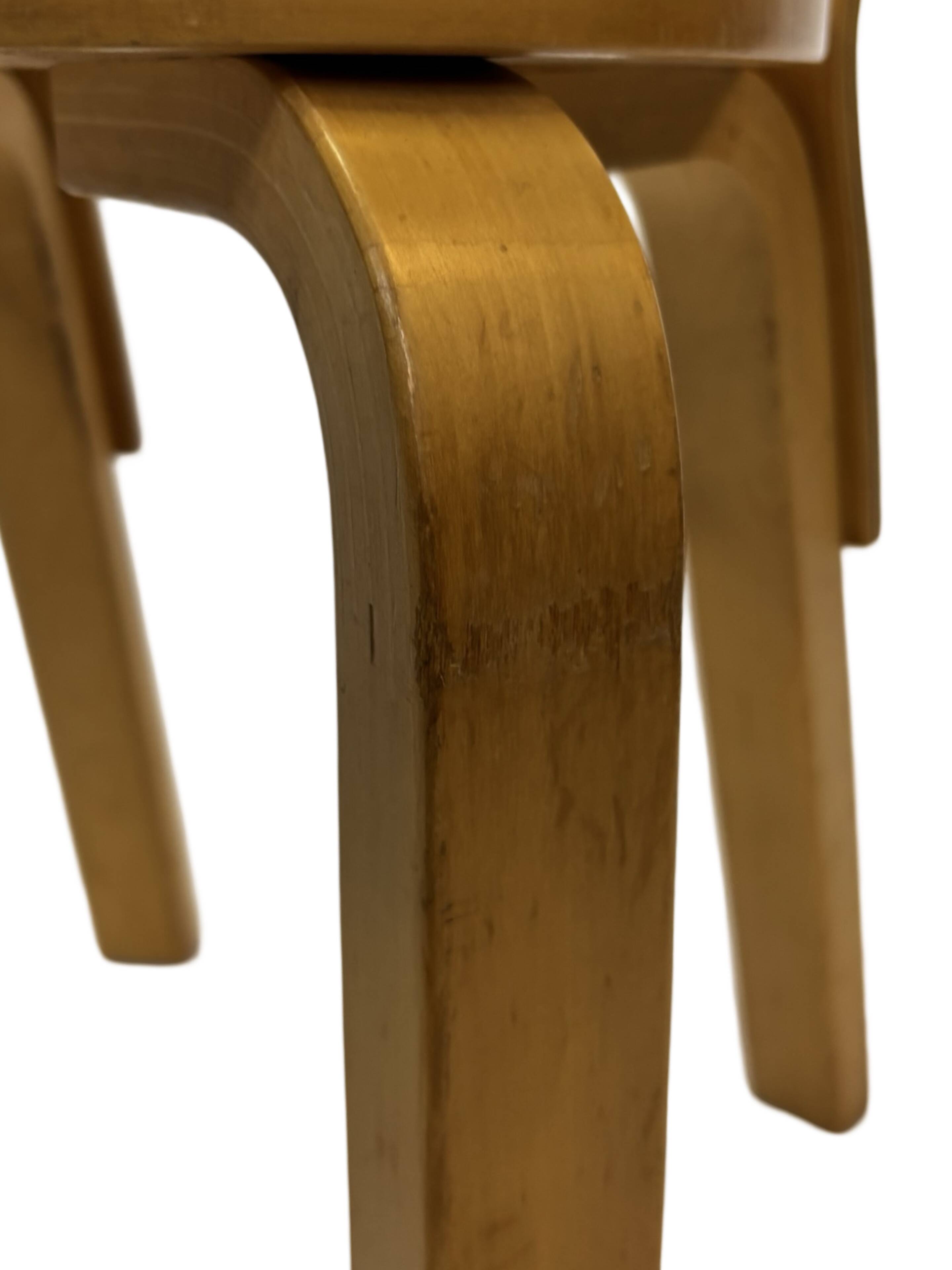 Chaise vintage modèle 65 par Alvar Aalto pour Artek (Linoléum noir)