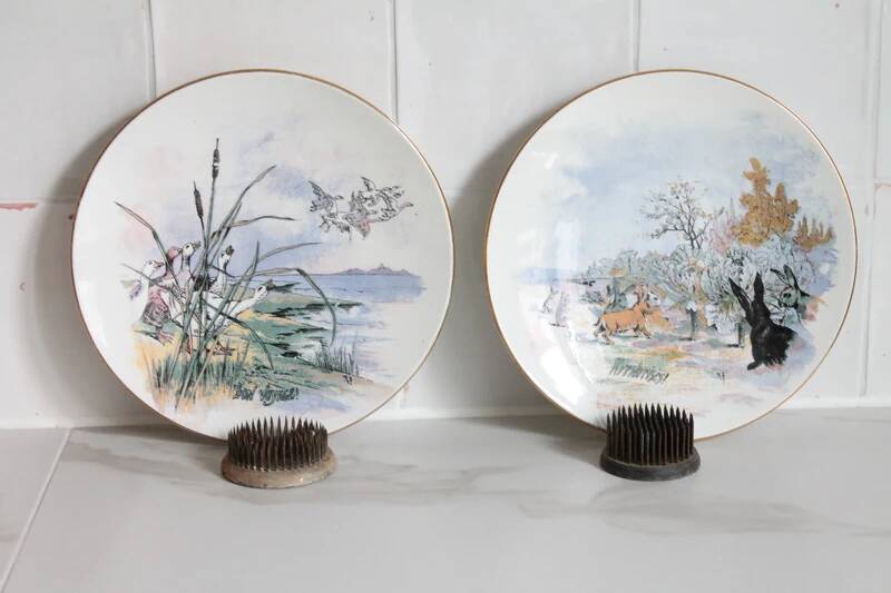 Assiettes anciennes Luneville en porcelaine française à motif de scène buccolique