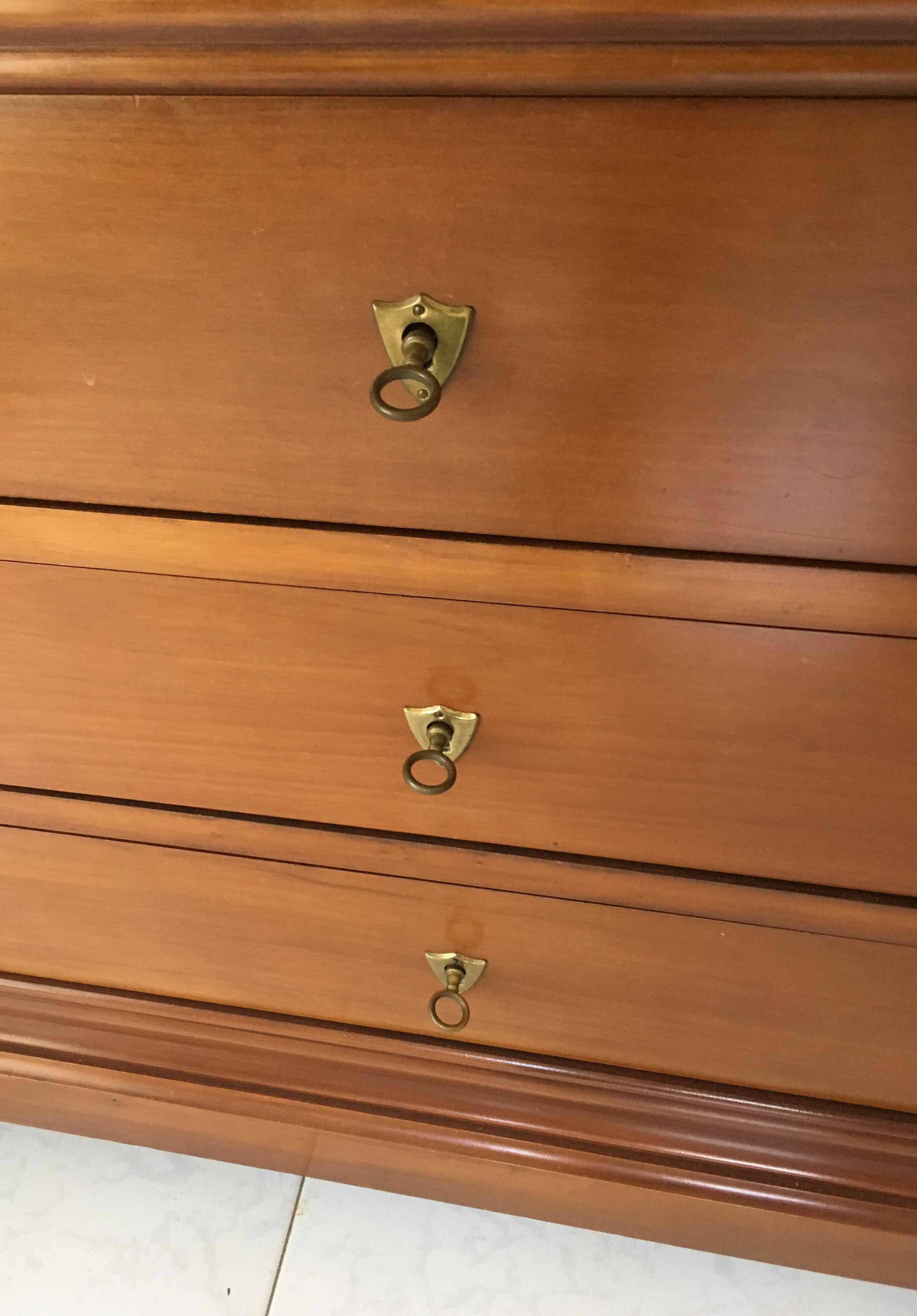 4-drawer chest of drawers in doweled cherry, Louis-Philippe style