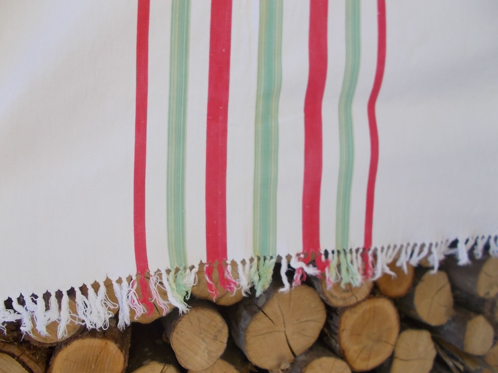 Basque vintage table