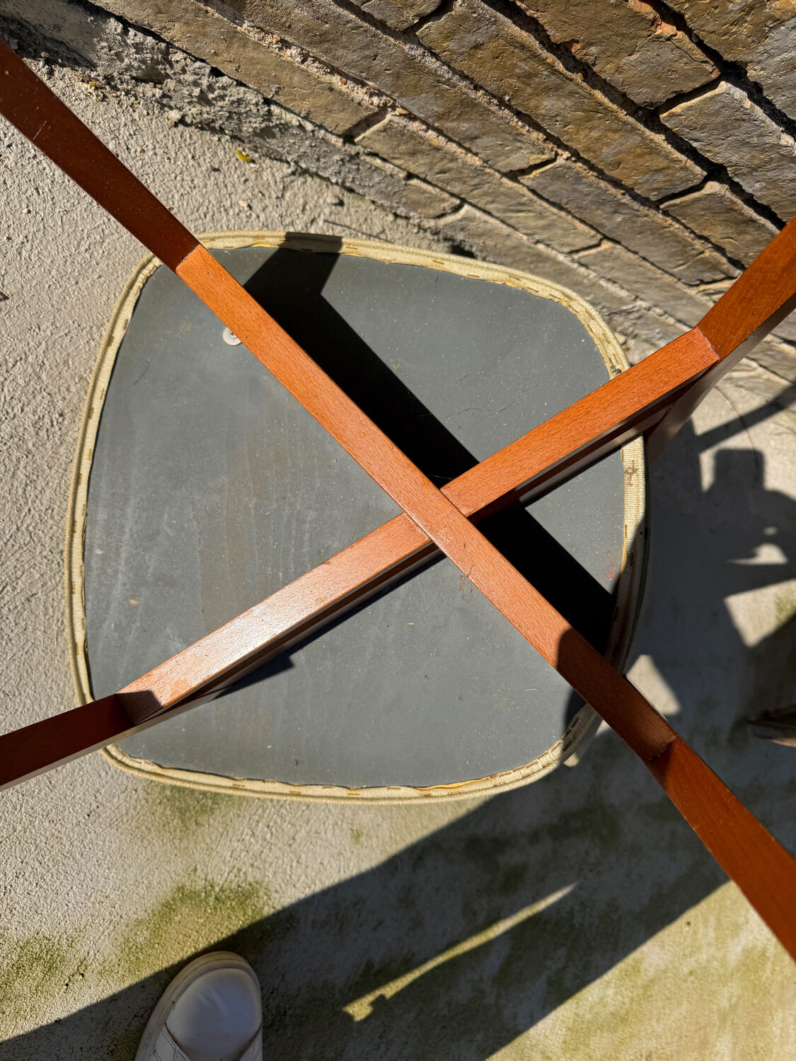 Scandinavian chair in wood and faux leather