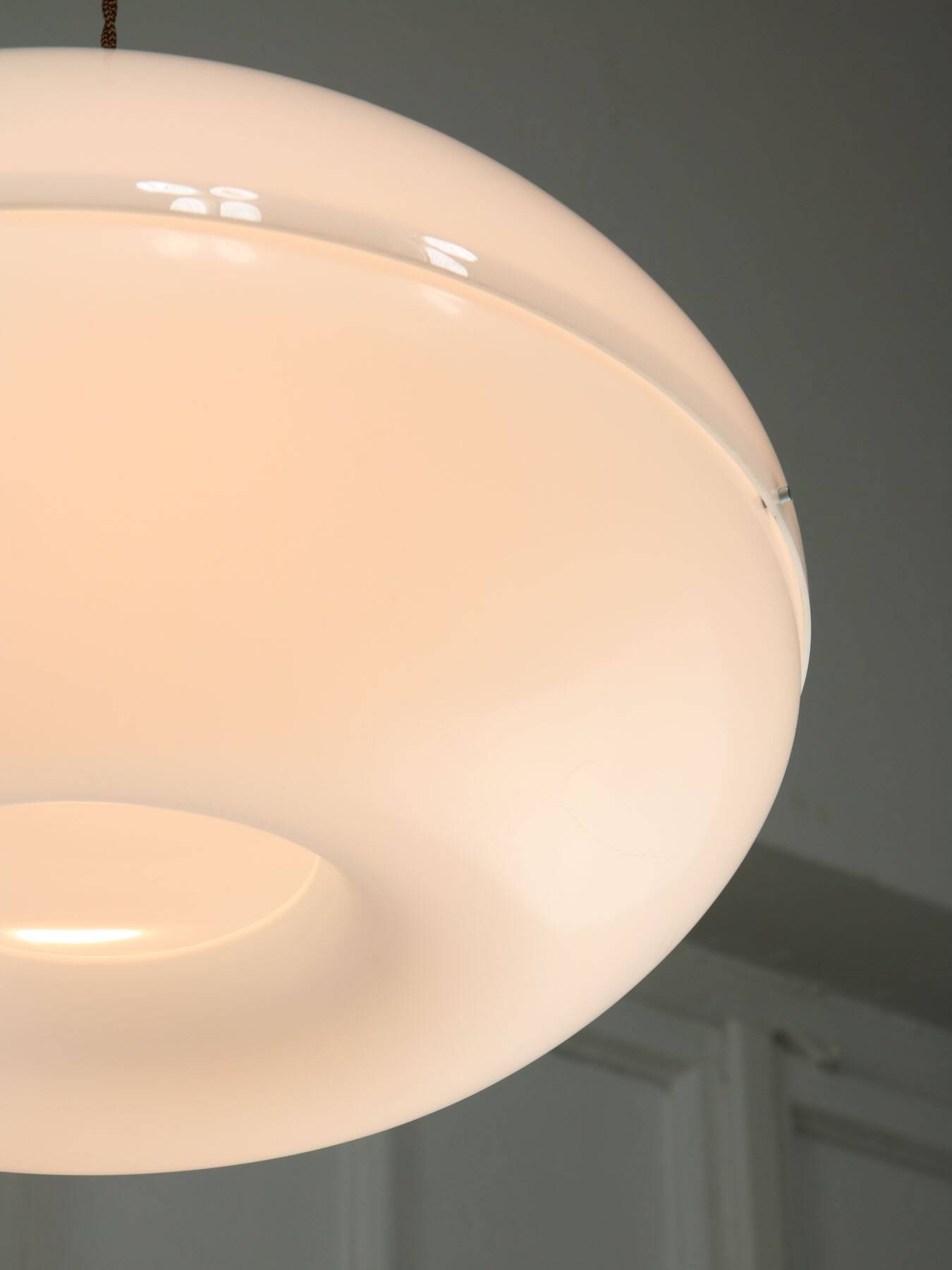 Italian Space Age Big White Doughnut Lamp, 70s